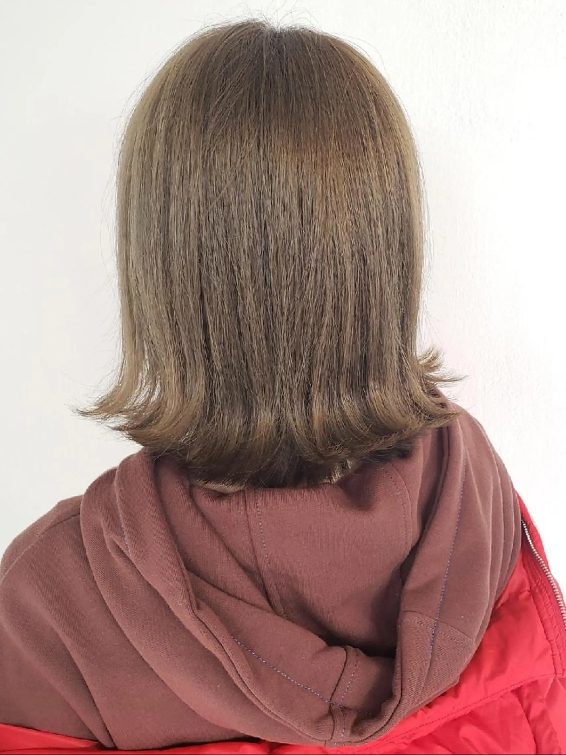 ミディアム カラー ヘアアレンジ ベージュカラー ミルクティーベージュ 成瀬 弘光のヘアスタイル