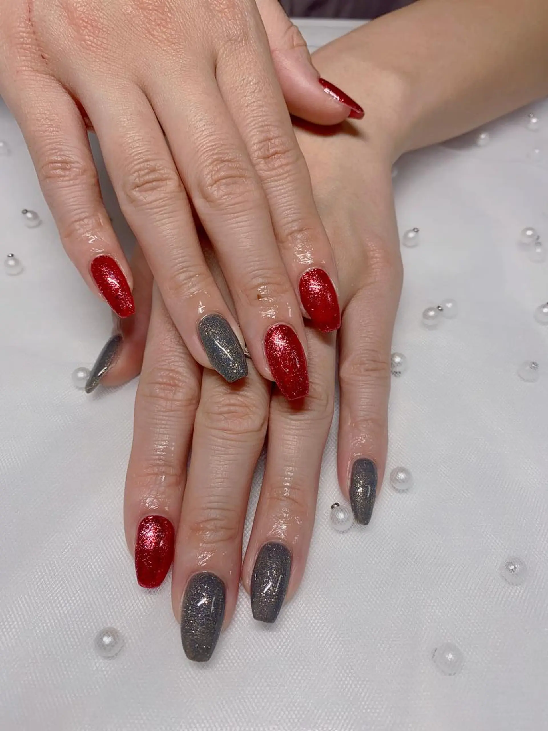 ネイル 赤色 Jasmine nailsalon所属・ジャスミン ネイルサロンのネイルデザイン