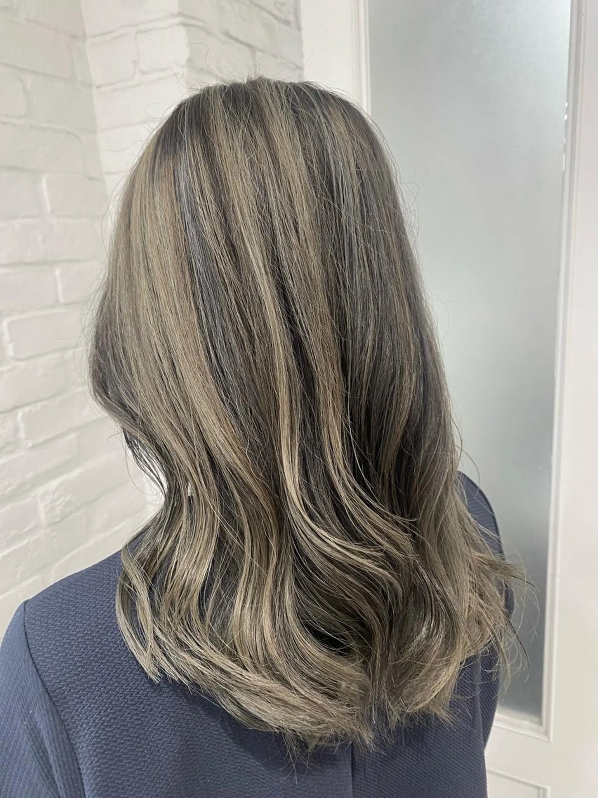 セミロング カラー ヘアカラー Ida Akaneのヘアスタイル