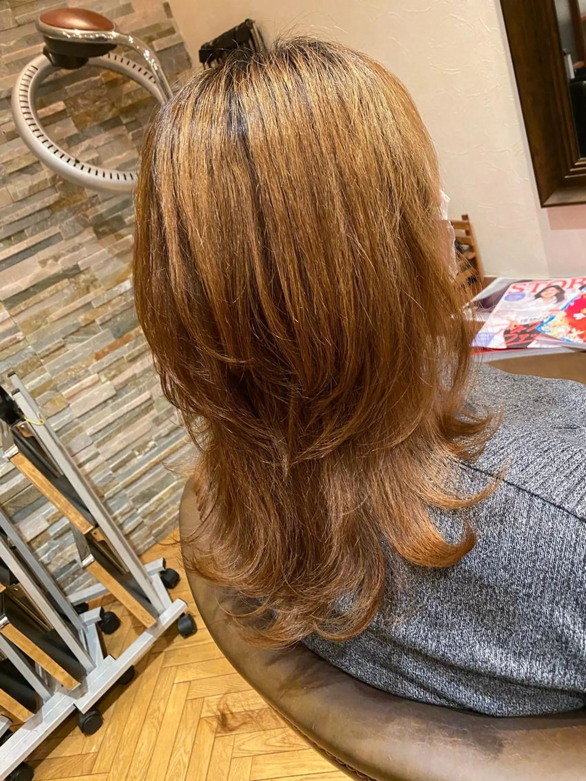 セミロング カット SHIRATORI MITSUKIのヘアスタイル