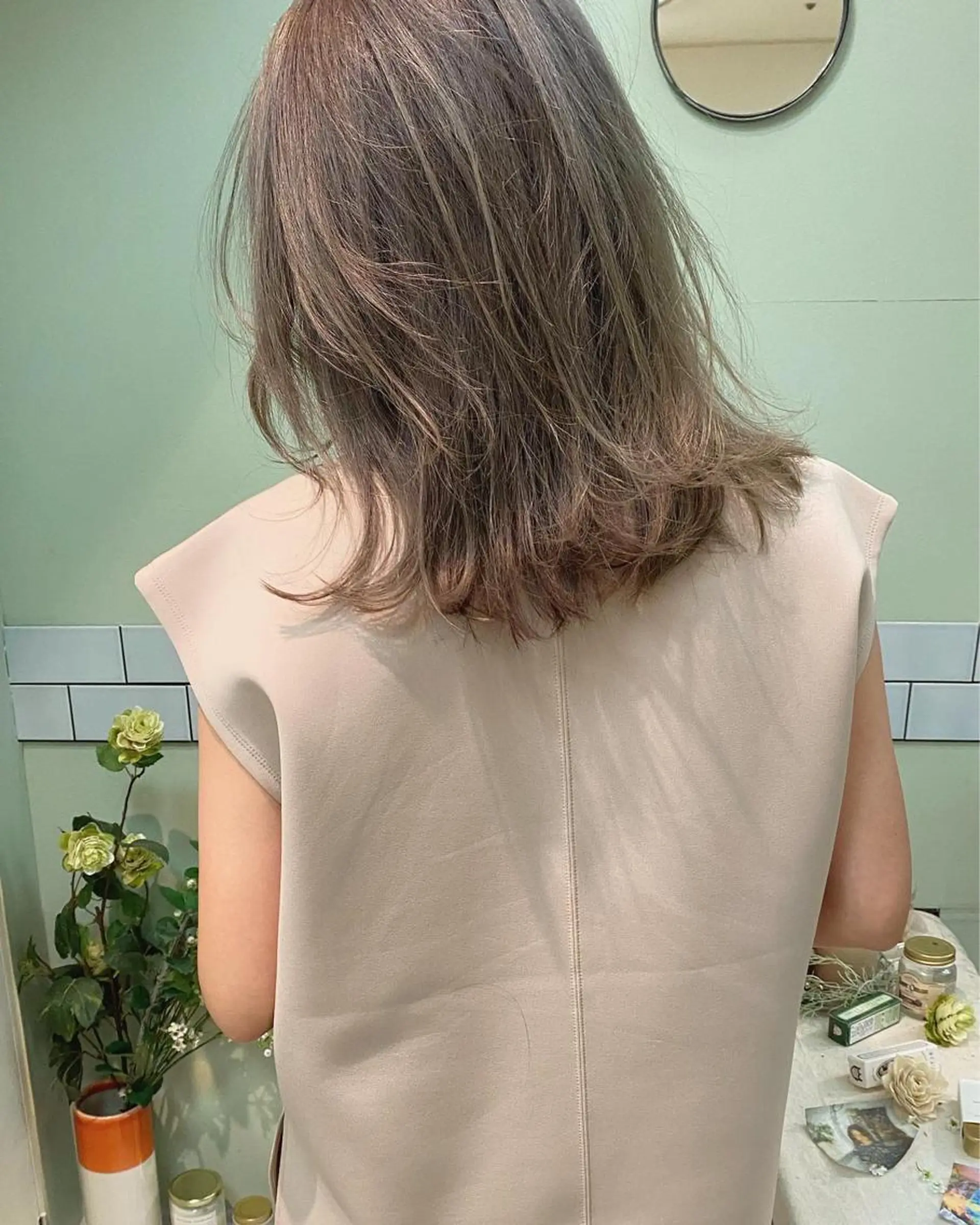 カラー ブリーチ カット ヘアカラー トリートメント 髪質改善ｶﾗｰ ｹｱﾌﾞﾘｰﾁ/ﾀﾑのヘアスタイル