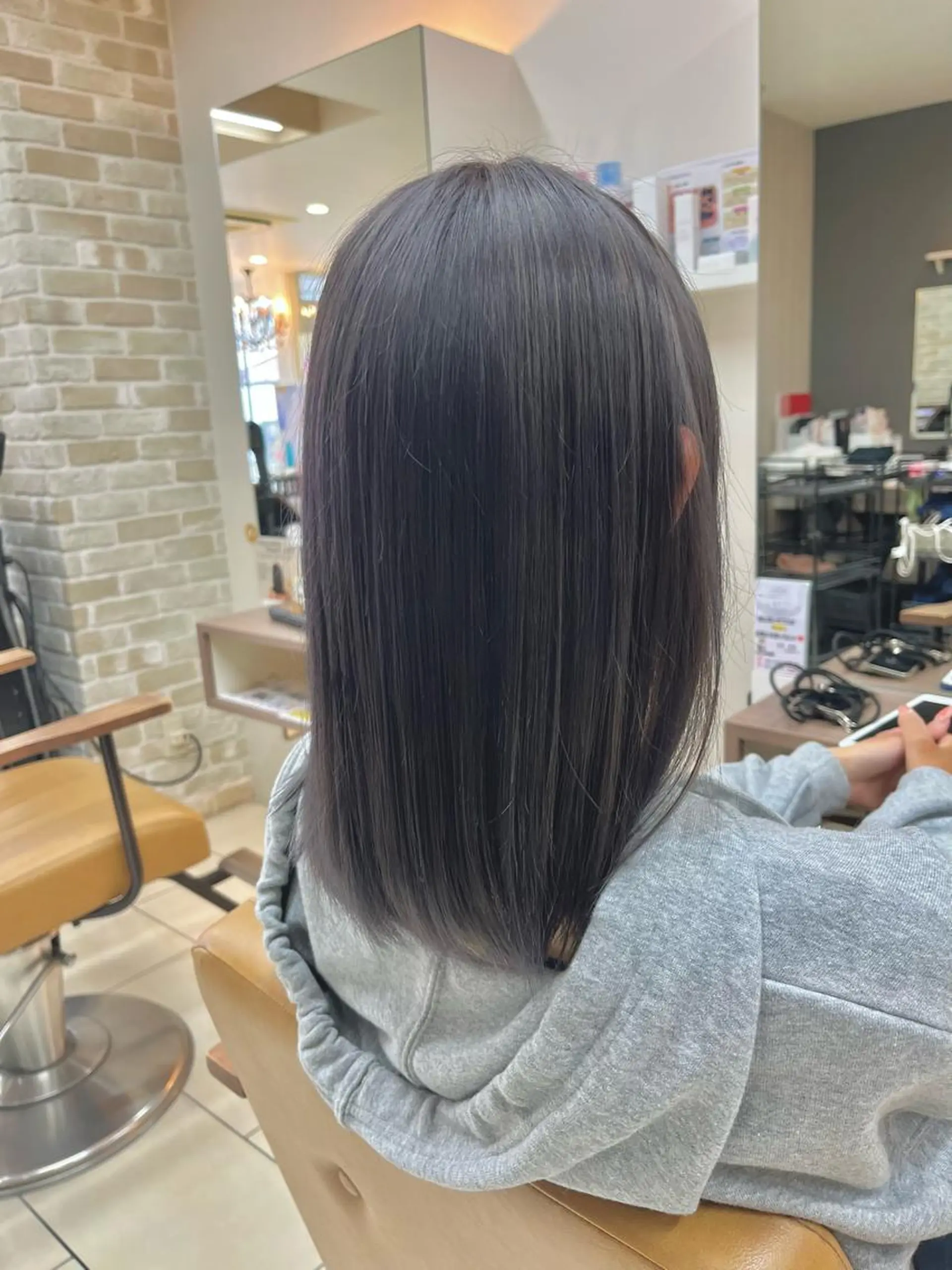 ミディアム カラー 福本 光のヘアスタイル