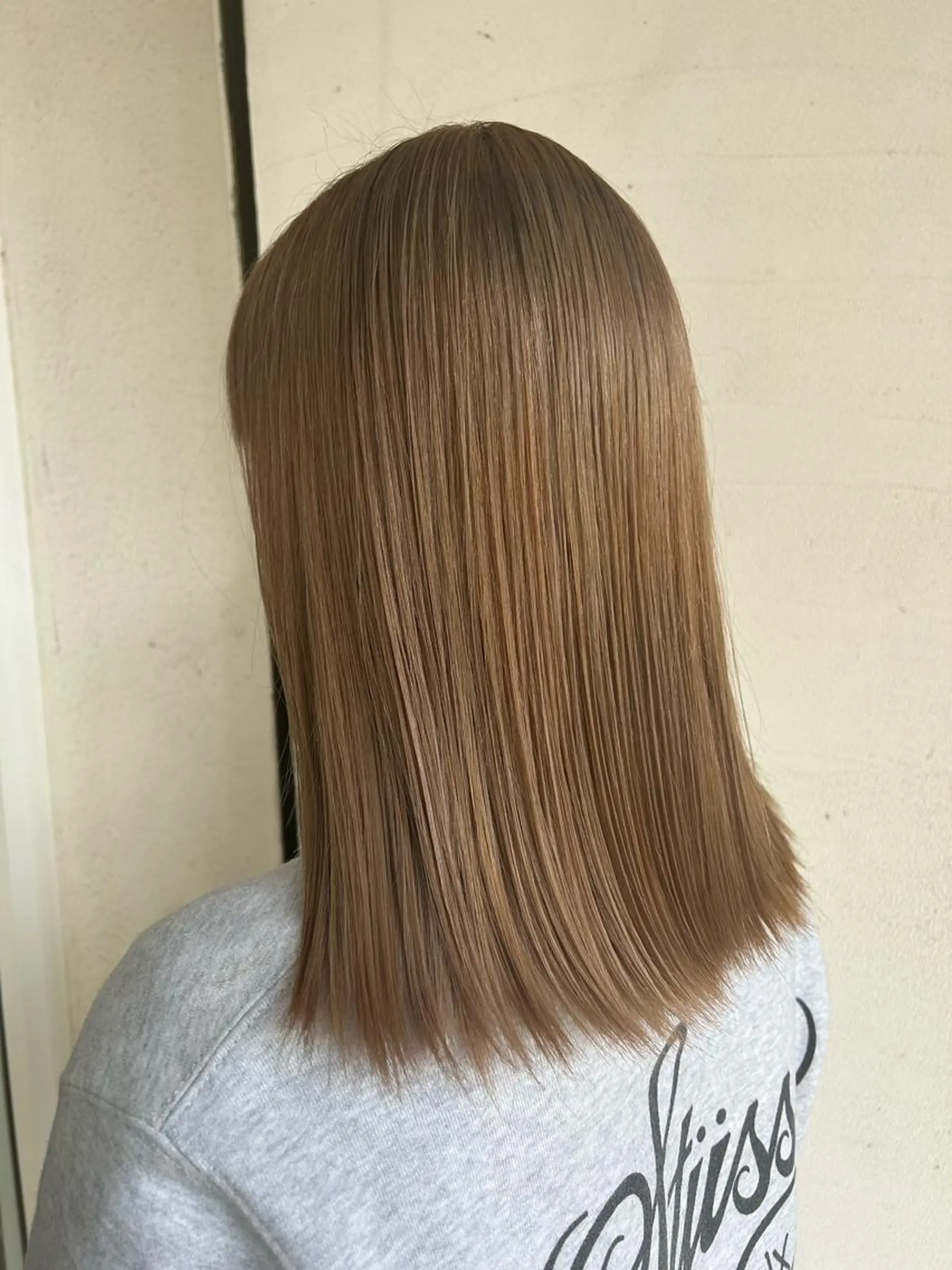 セミロング カラー Chihiro .のヘアスタイル