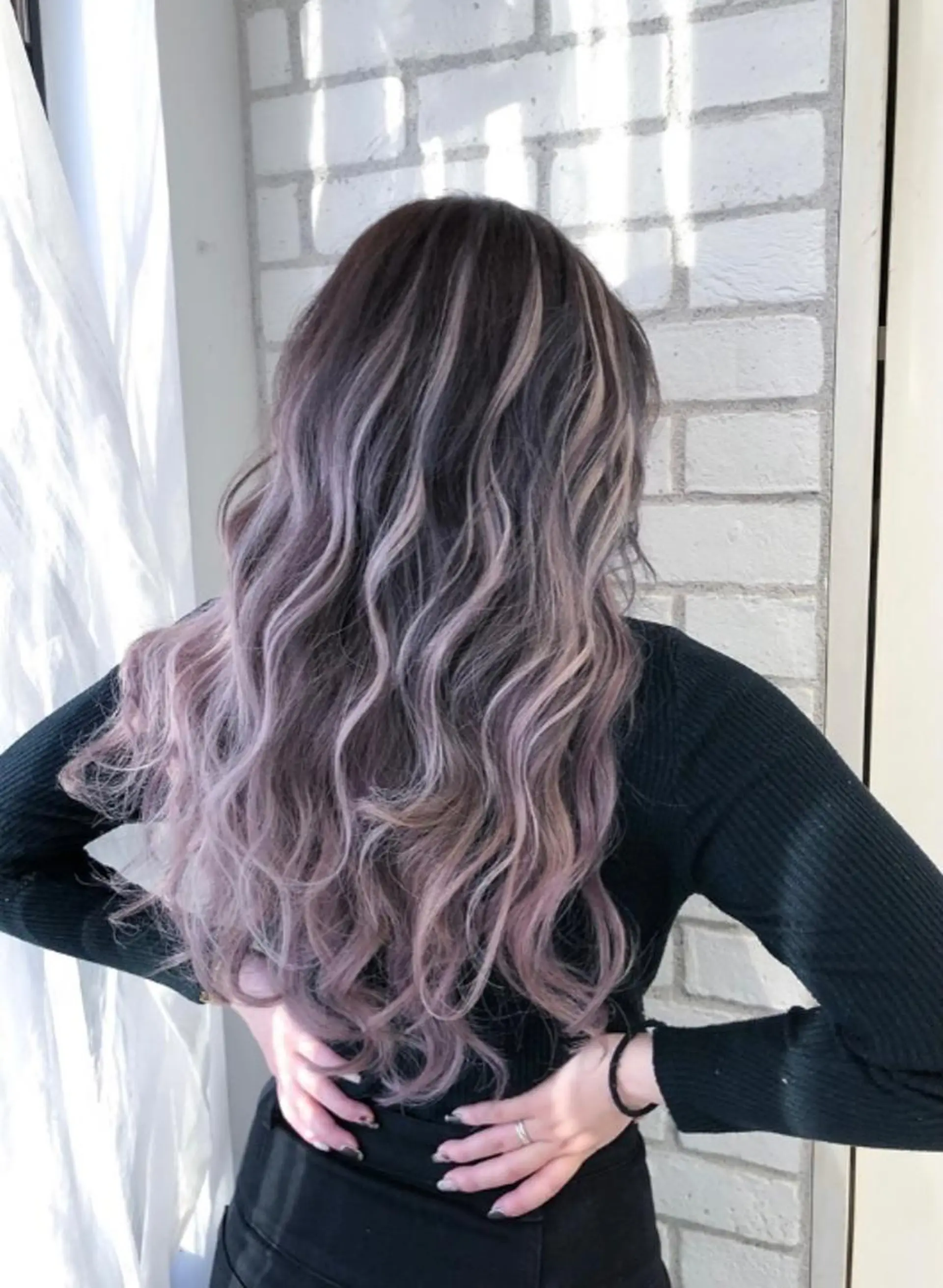 ロング カラー ヘアアレンジ アッシュ ベージュカラー 黒髪 ブルーカラー ブルーグレー ヘアカラー エクステ vizz by elyts【北谷】のヘアスタイル