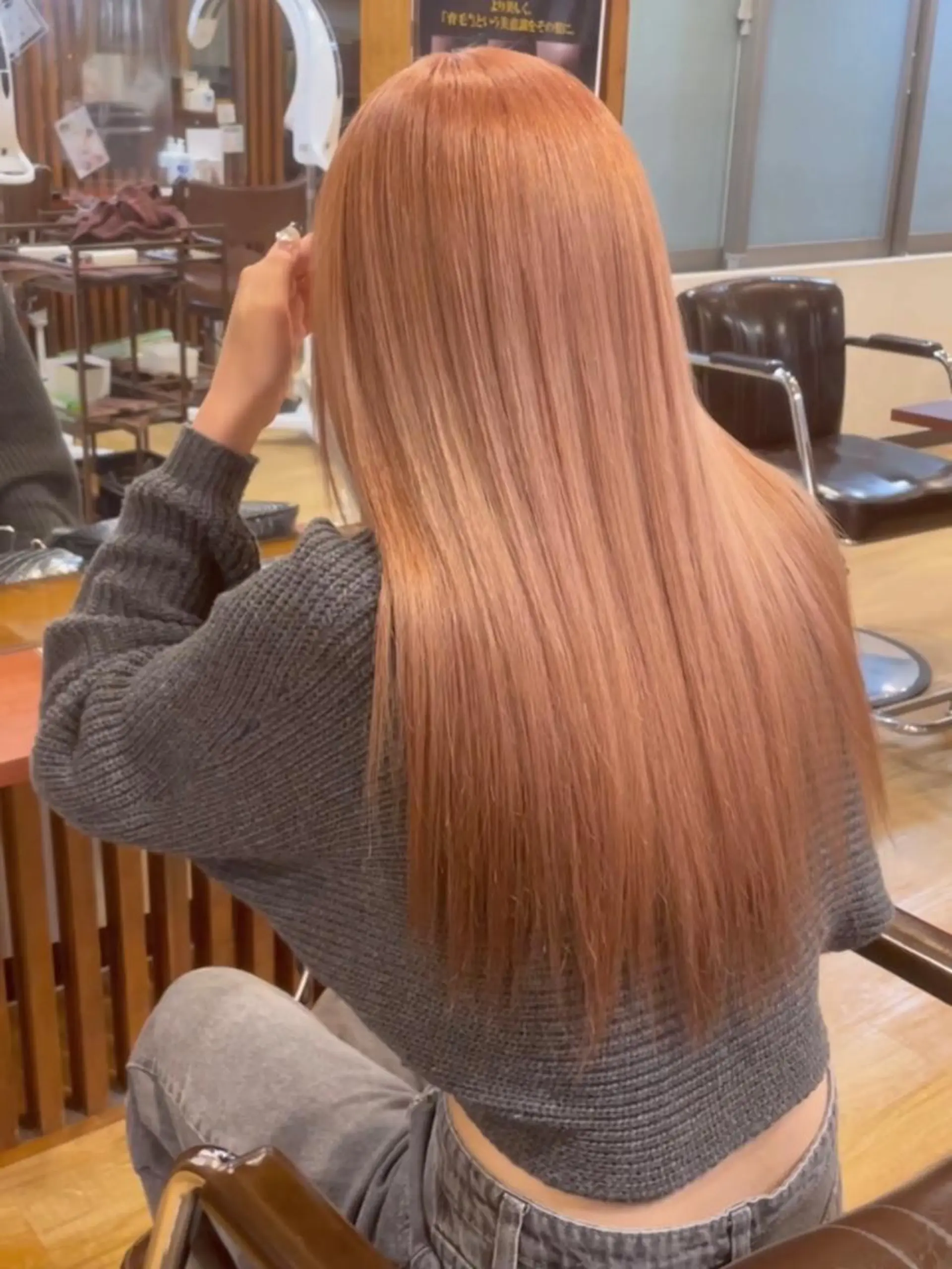 ロング カラー ベージュカラー ブリーチ ケアブリーチ ハイトーンカラー ミルクティーベージュ senjyu GINZA所属・バレイヤージュ/ハイ ライト/庄司鉄平のヘアスタイル