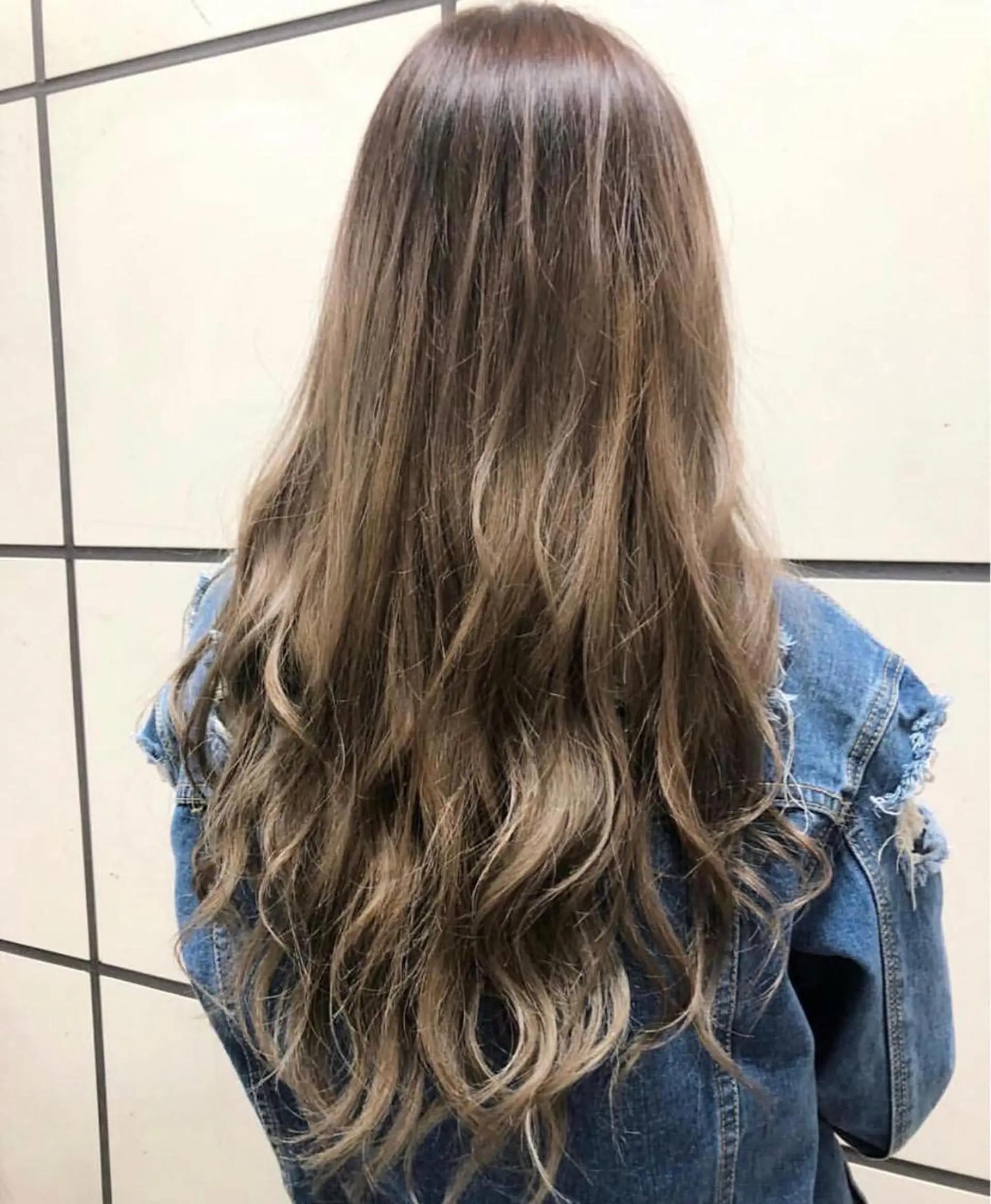 ロング ハイライト レイヤーカット salowin 原宿 aroa所属・韓国／ハッシュカット ／透明感カラー／金野のヘアスタイル