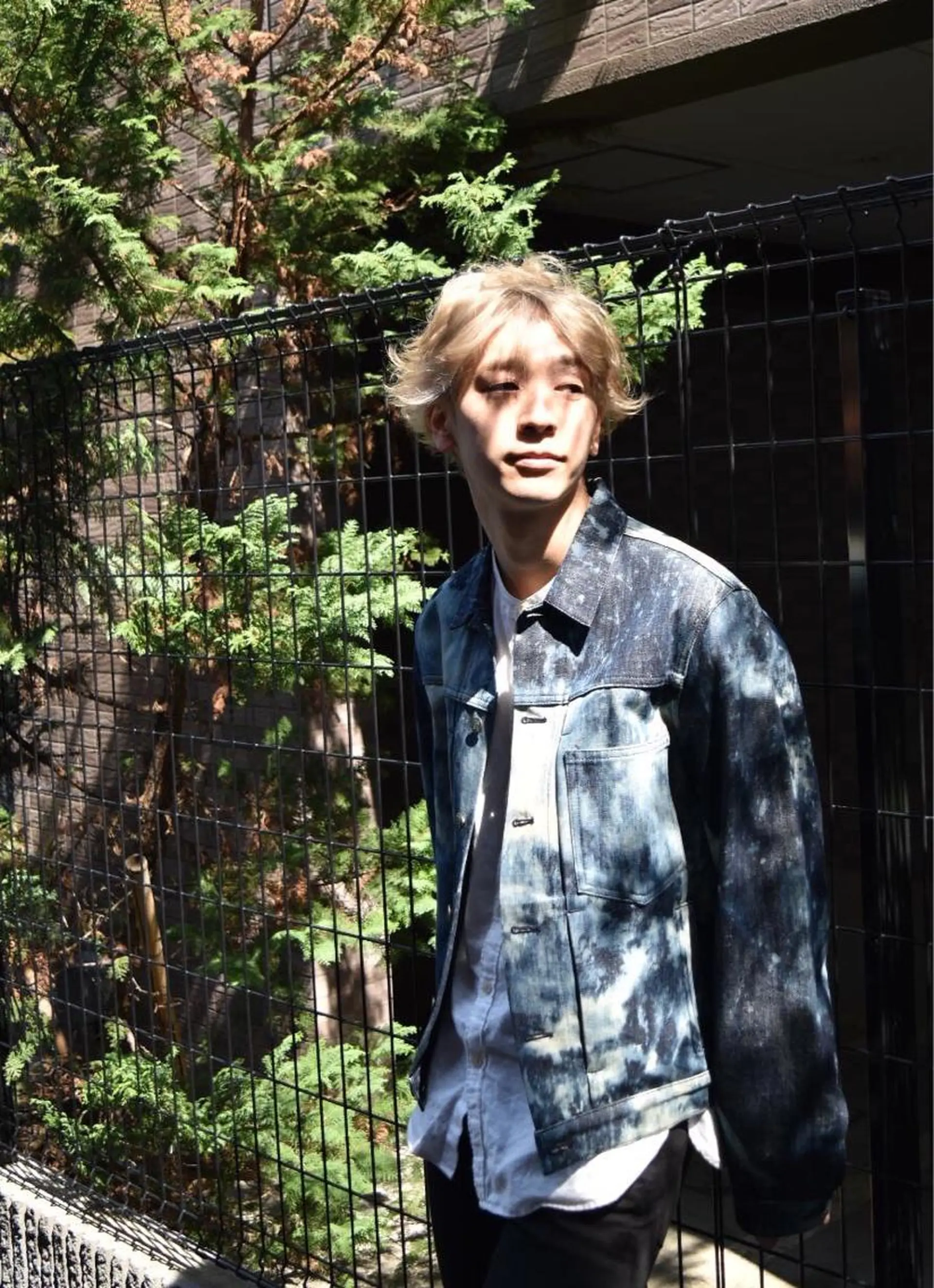 ショート カラー メンズ ベージュカラー ホワイトベージュ 山口 悟のヘアスタイル