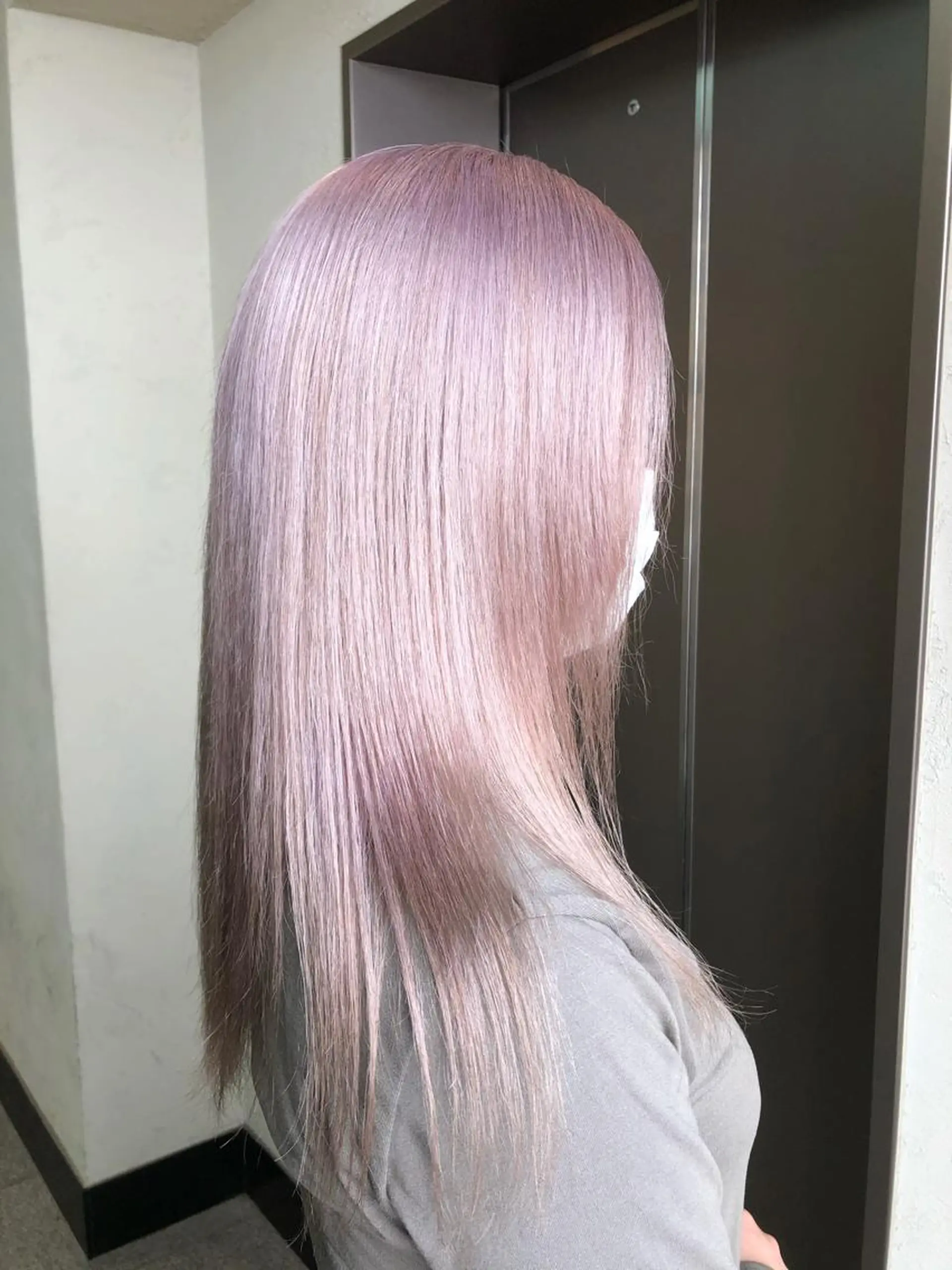 セミロング ヘアカラー 大泉 美久のヘアスタイル