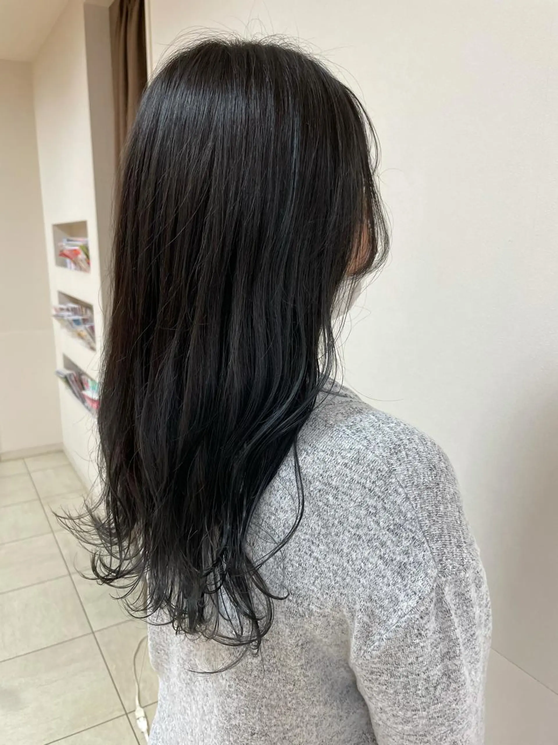 ロング カラー ヘアアレンジ アッシュ ブリーチ 透明感カラー カット ヘアカラー トリートメント 【Sweep】おじま のぞみのヘアスタイル