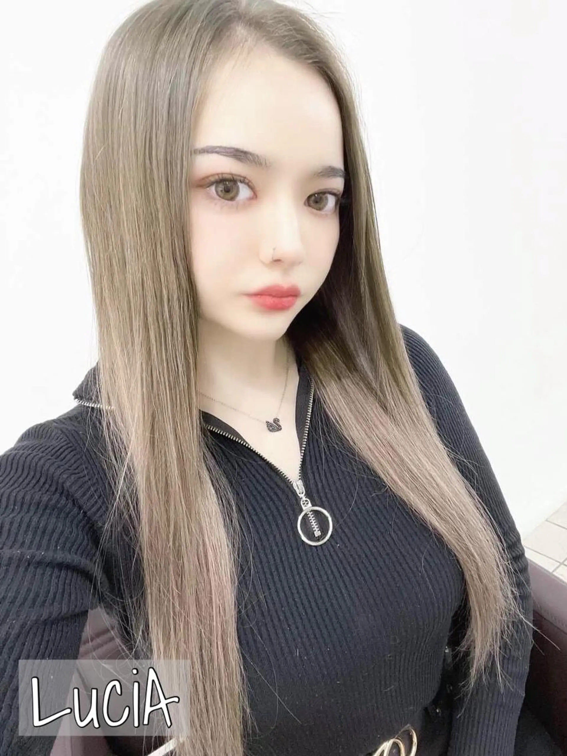 カラー ロング ヘアアレンジ LuciA/エクステ カラーのヘアスタイル