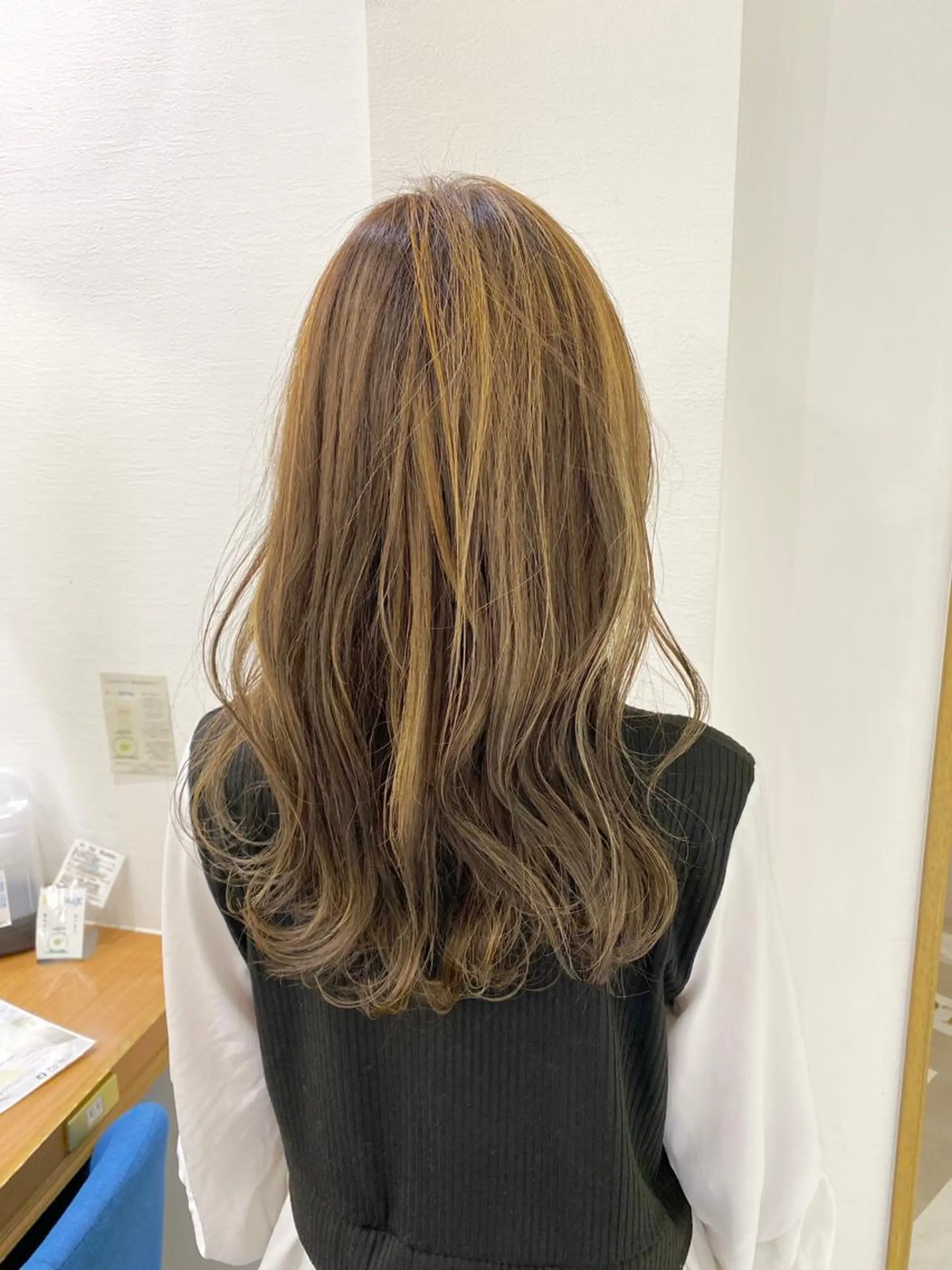 セミロング レイヤーカット /透明感カラー西田のヘアスタイル