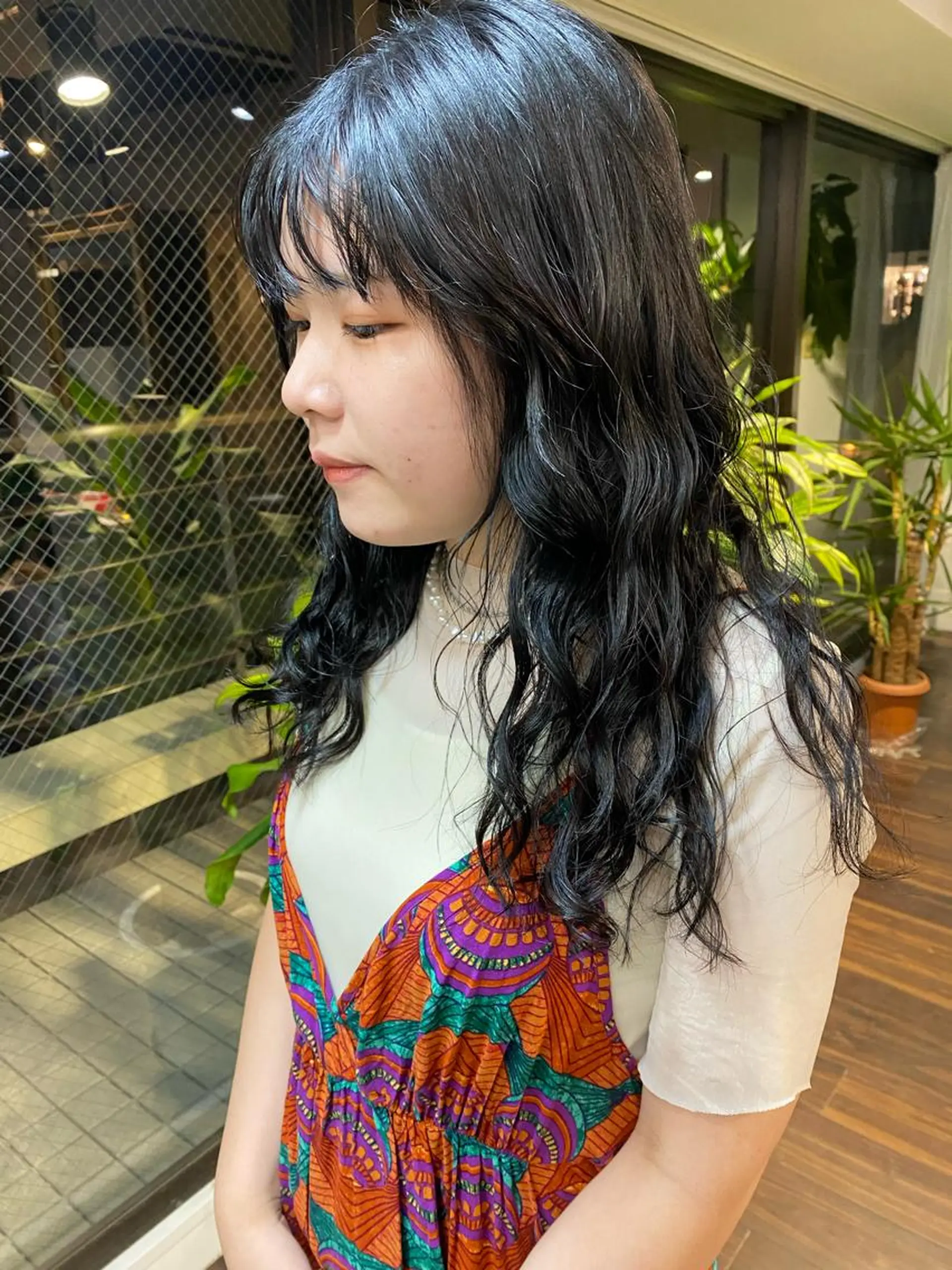 ロング カラー ヘアアレンジ 黒髪 ブルーカラー ブルーブラック 透明感カラー 韓国風ヘア カット ヘアカラー トリートメント 韓国ヘア×髪質 改善🇰🇷シオリのヘアスタイル