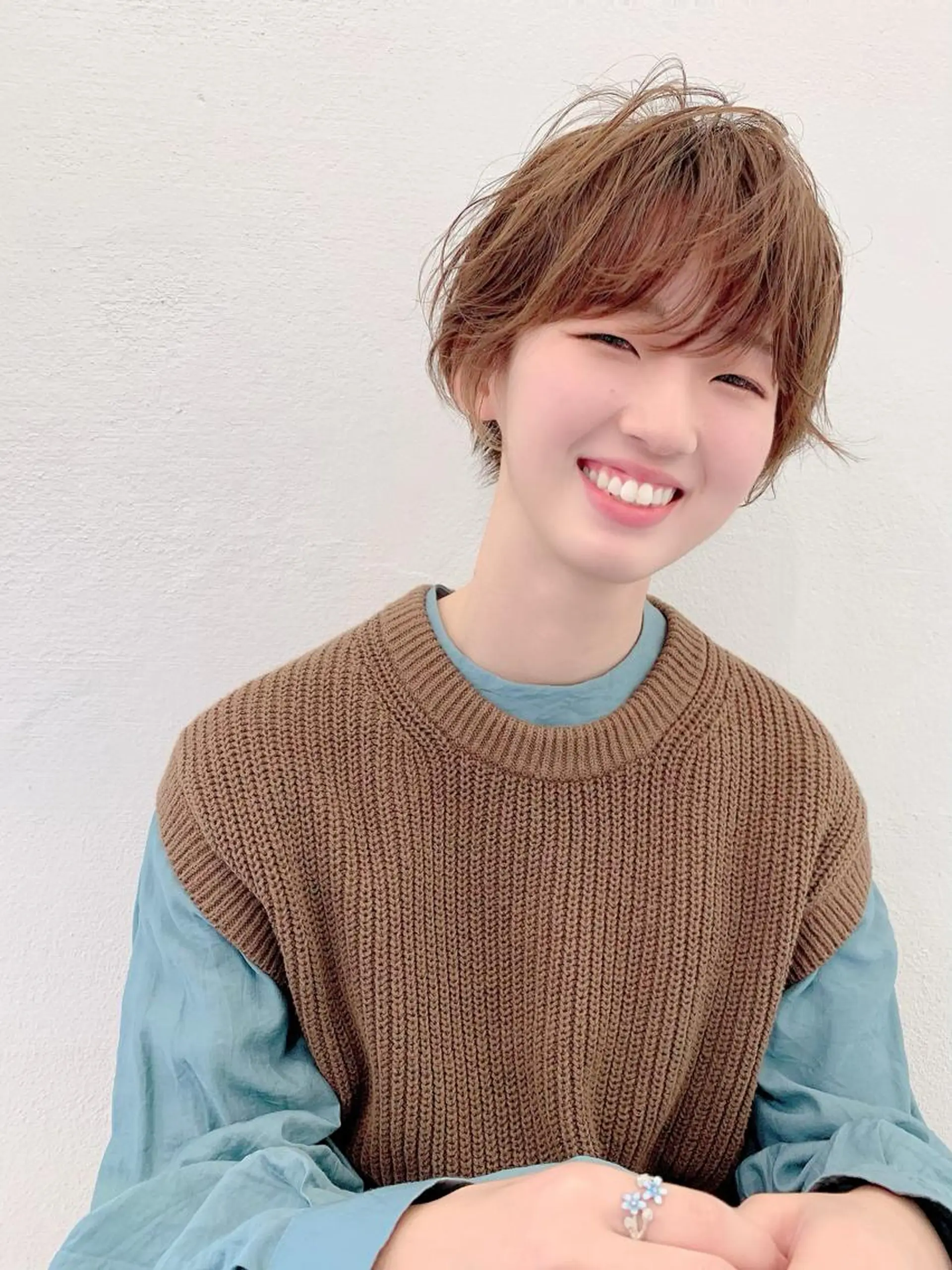 ミディアム ボブ 髪質改善 韓国風ヘア シースルーバング 小顔カット カット ヘアカラー トリートメント 🌹ハッシュカット、 レイヤー韓国ヘア🌹のヘアスタイル