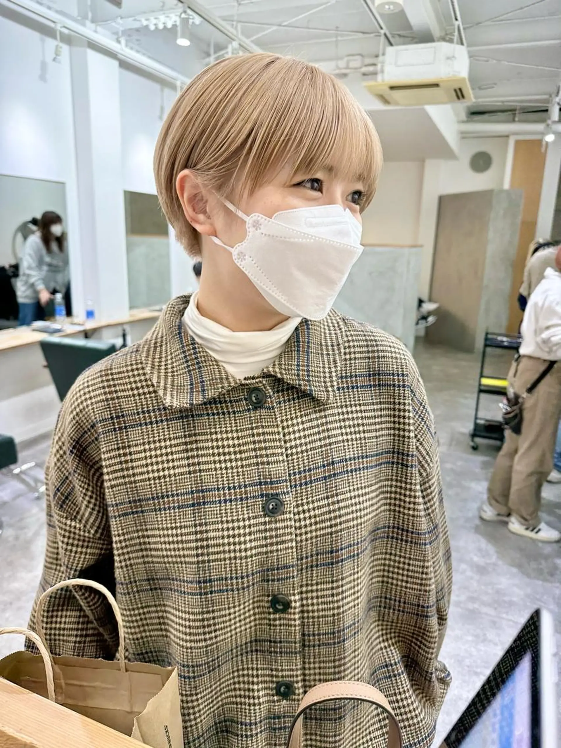 ショート カラー ベージュカラー ミルクティーベージュ カット ヘアカラー トリートメント パーマ/透明感カラー /ボブ/吉田一生のヘアスタイル