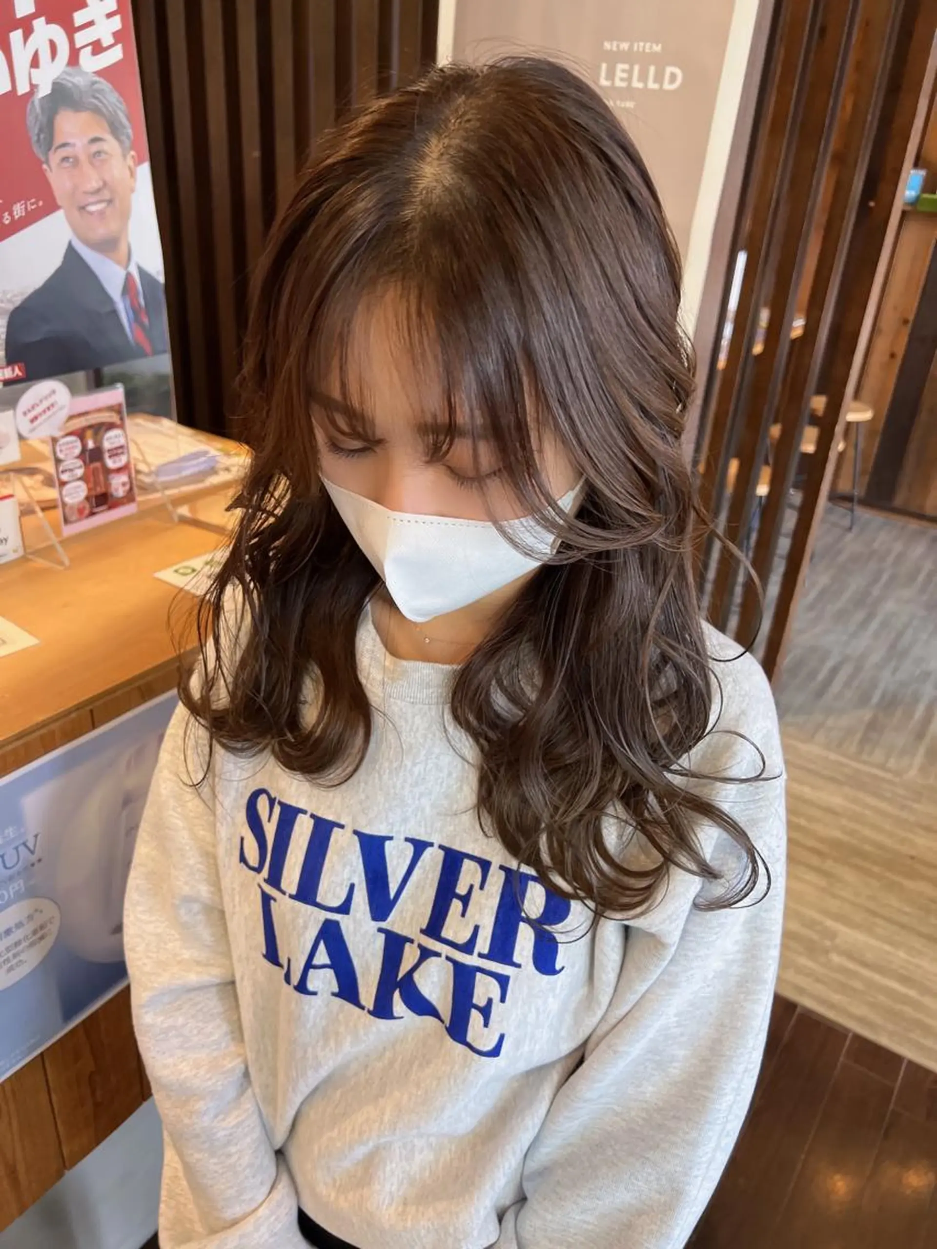 セミロング カラー ブリーチ グレージュ ブリーチなしカラー カット ヘアカラー トリートメント 具志 正太のヘアスタイル