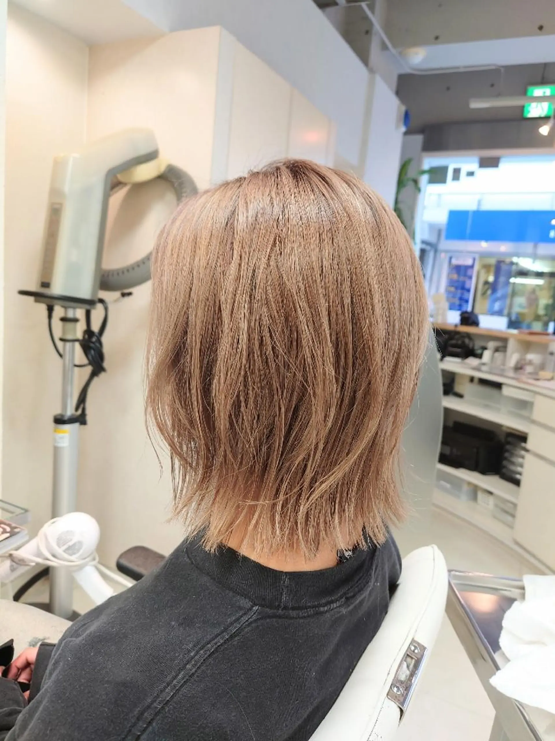 ミディアム ボブ 外ハネヘア カット nagane sayakaのヘアスタイル