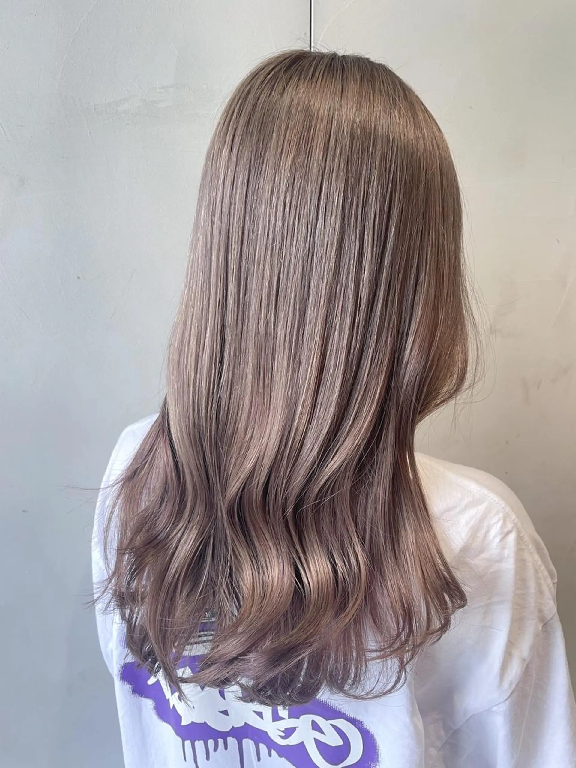 セミロング カラー 暗髪🐈‍⬛艶髪☔︎ 愛弥のヘアスタイル