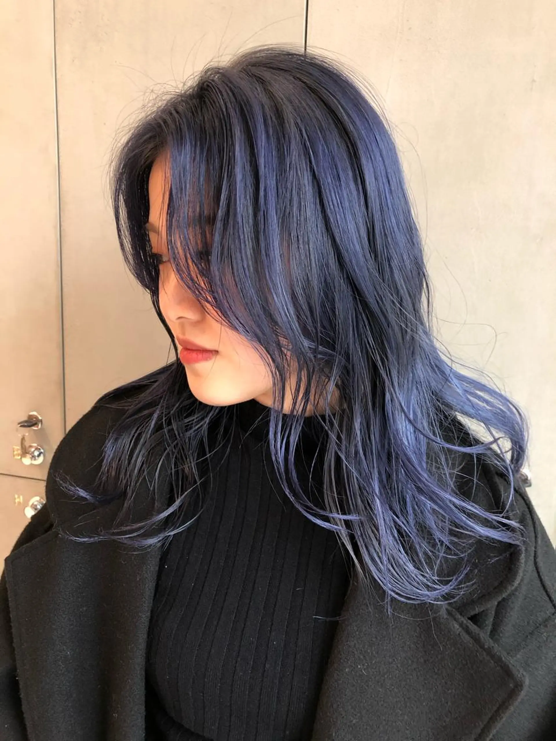 セミロング カラー 古屋 花織のヘアスタイル