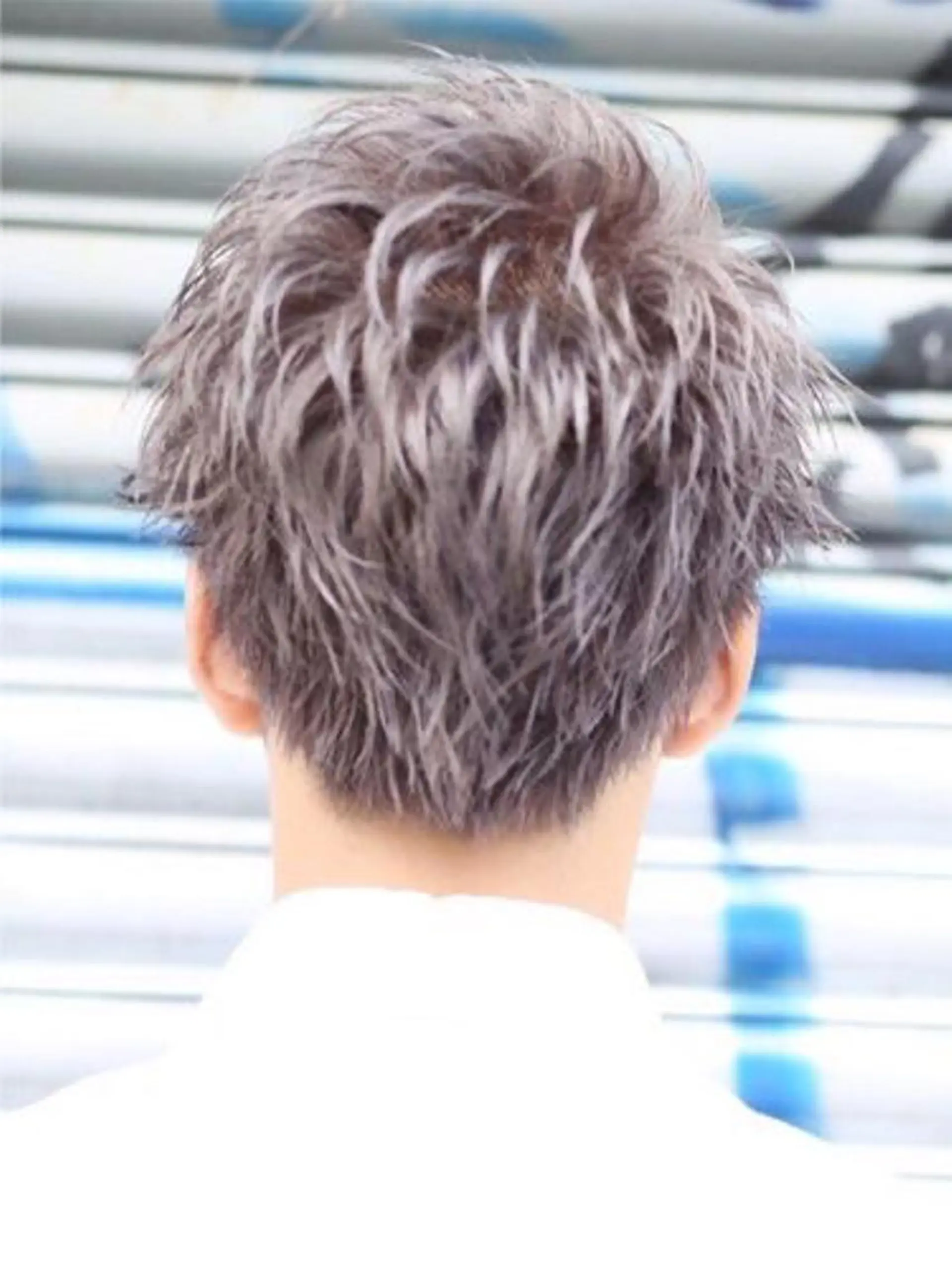 ショート カラー シルバー ウルフカット カット ヘアカラー 横野 孝志のヘアスタイル