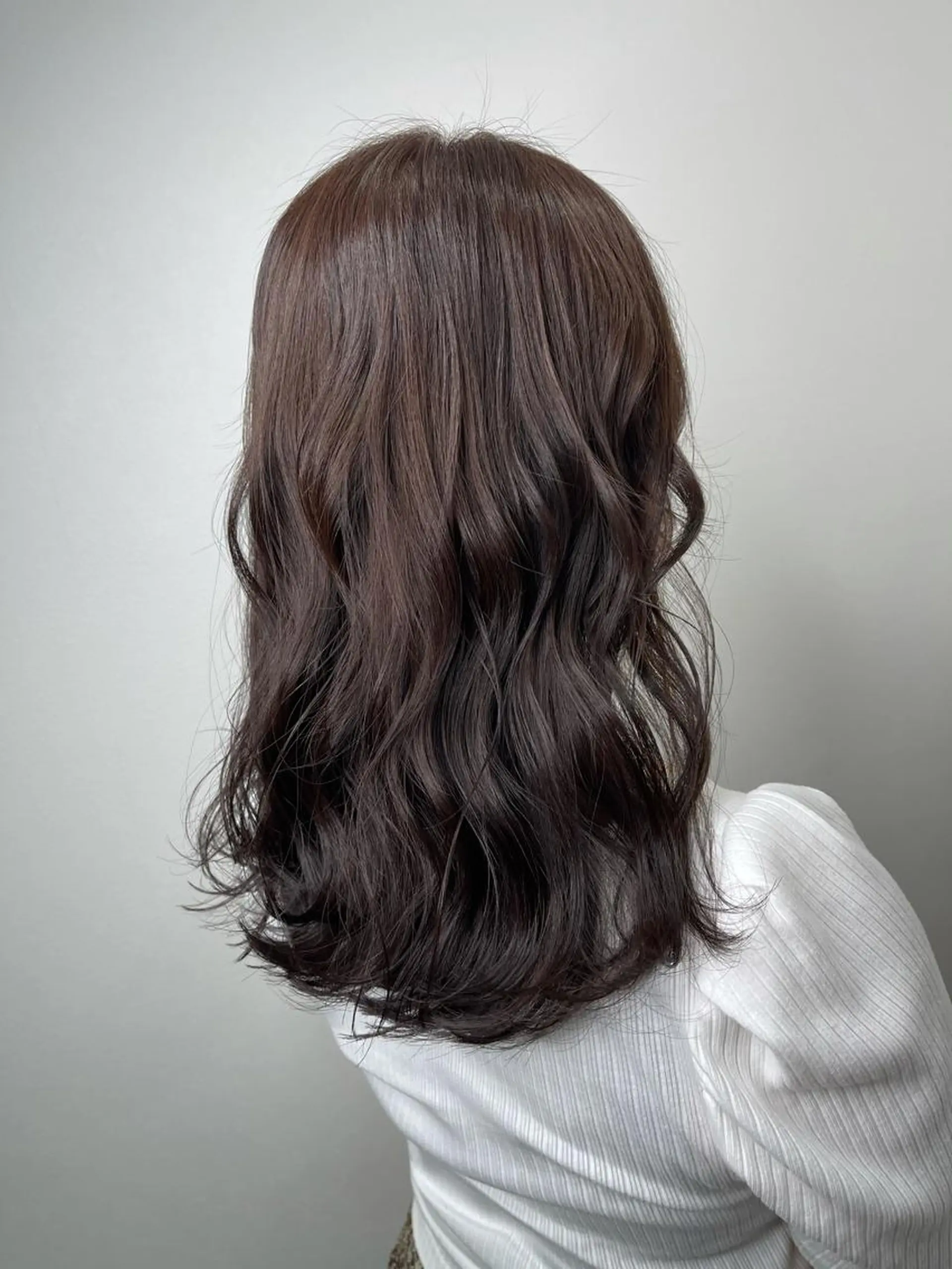 セミロング カラー アディクシーカラー イルミナカラー トリートメント ヘアカラー トリートメント &chaLme   心斎橋所属・emi/髪質改善/ 韓国風/艶カラーのヘアスタイル