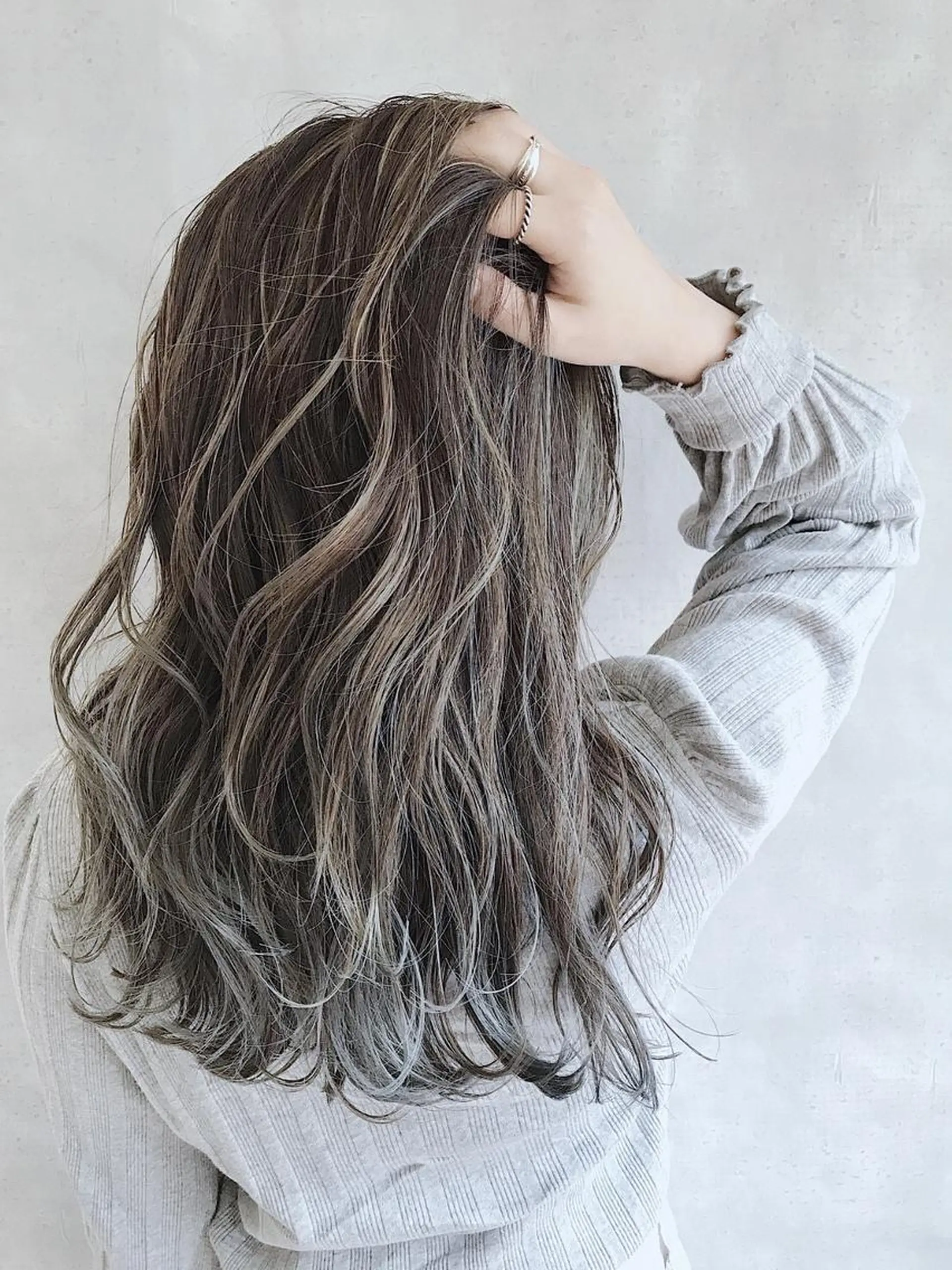 セミロング カラー MOU namba ムウナンバのヘアスタイル