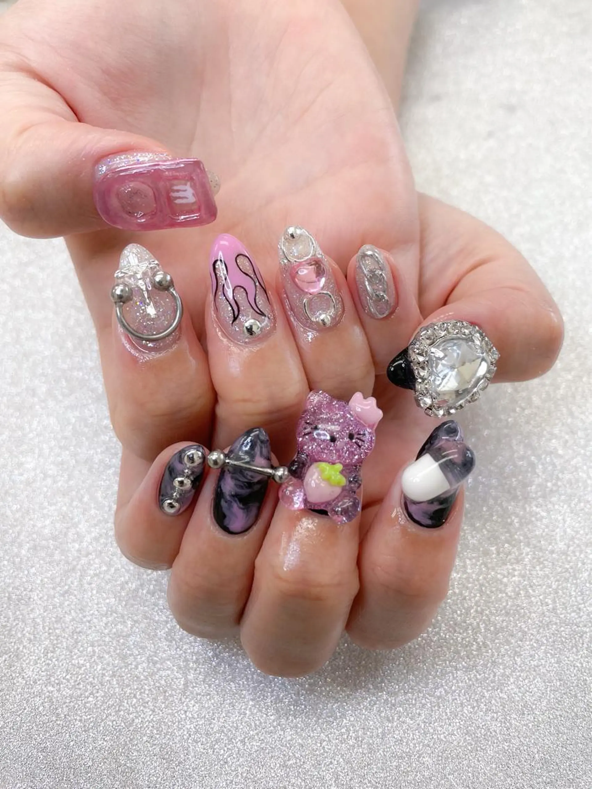 ネイル ハンドネイル Hisaka Mikiのネイルデザイン