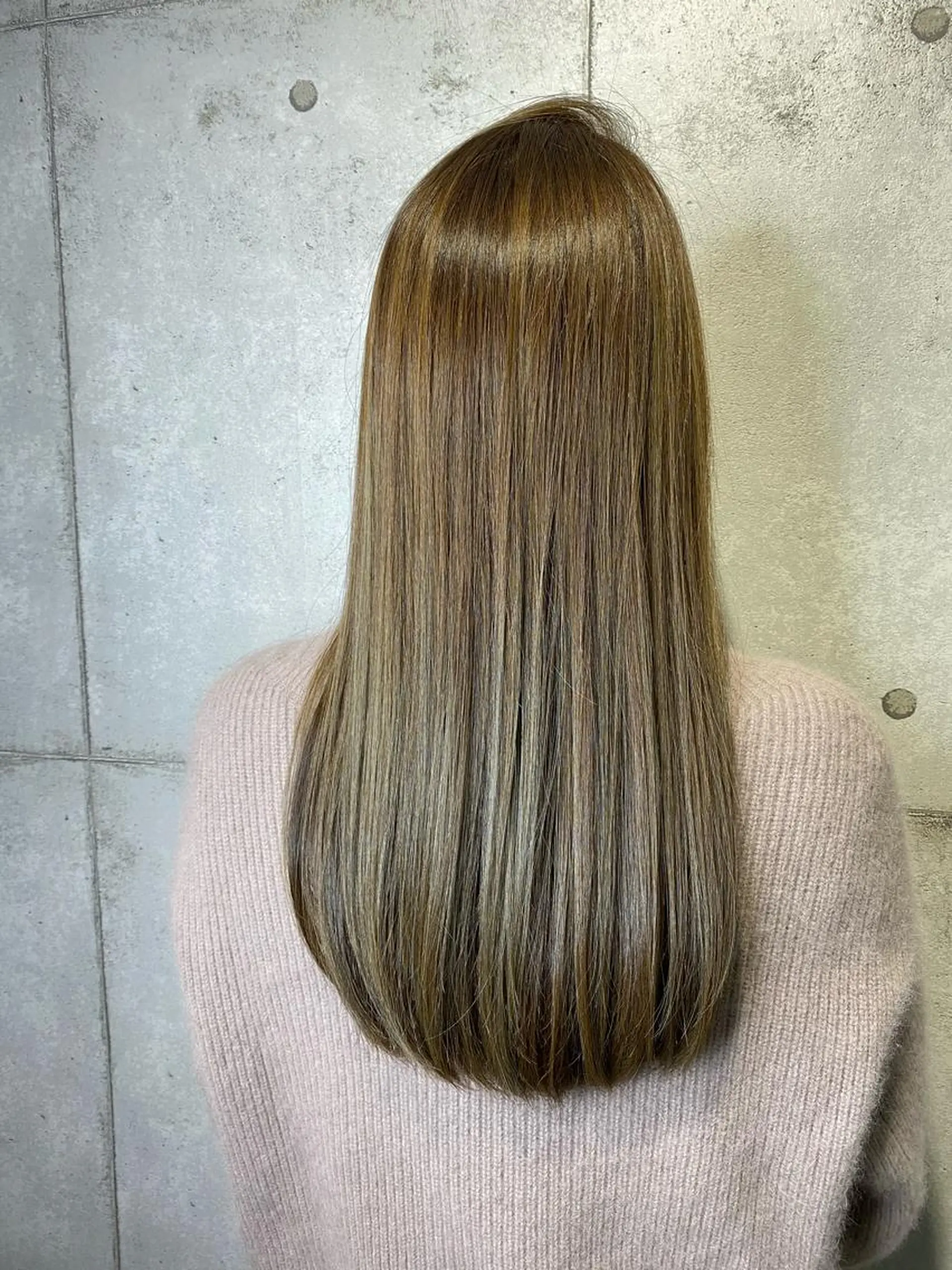 ロング newi WASHIOのヘアスタイル