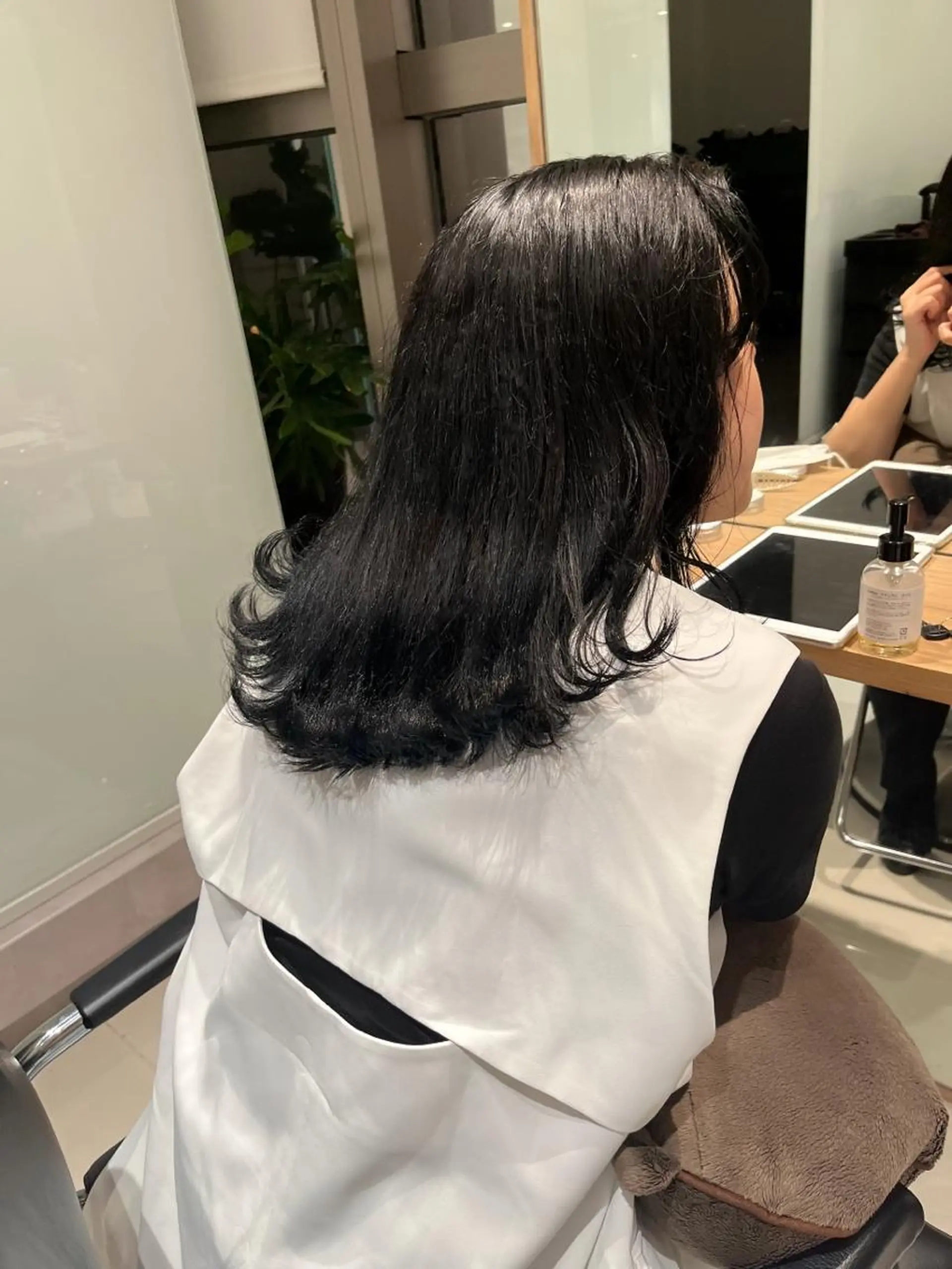 セミロング カラー ヘアアレンジ MAYU/ハイトーン /レイヤーカットのヘアスタイル