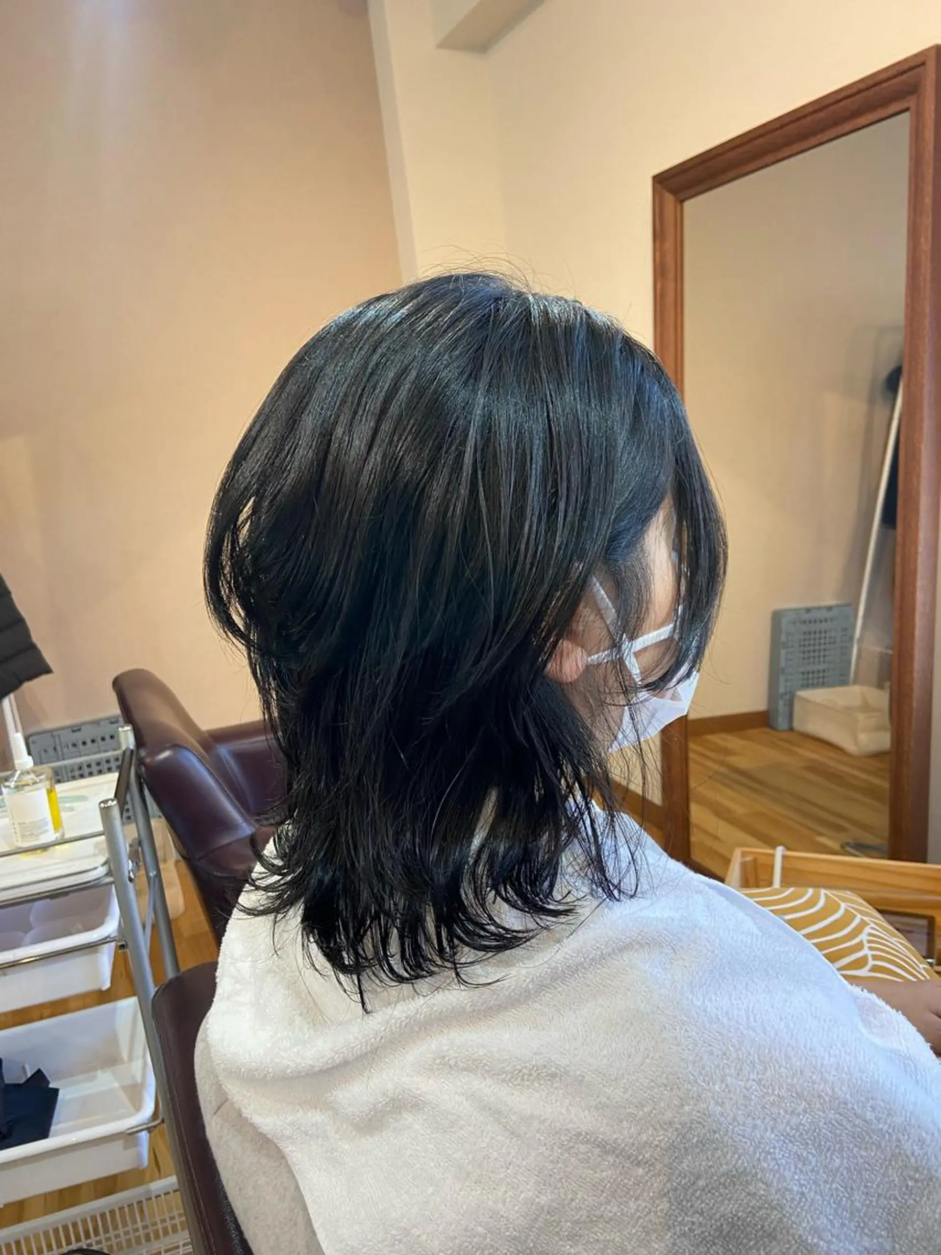 ミディアム ウルフカット 高松 莉璃のヘアスタイル