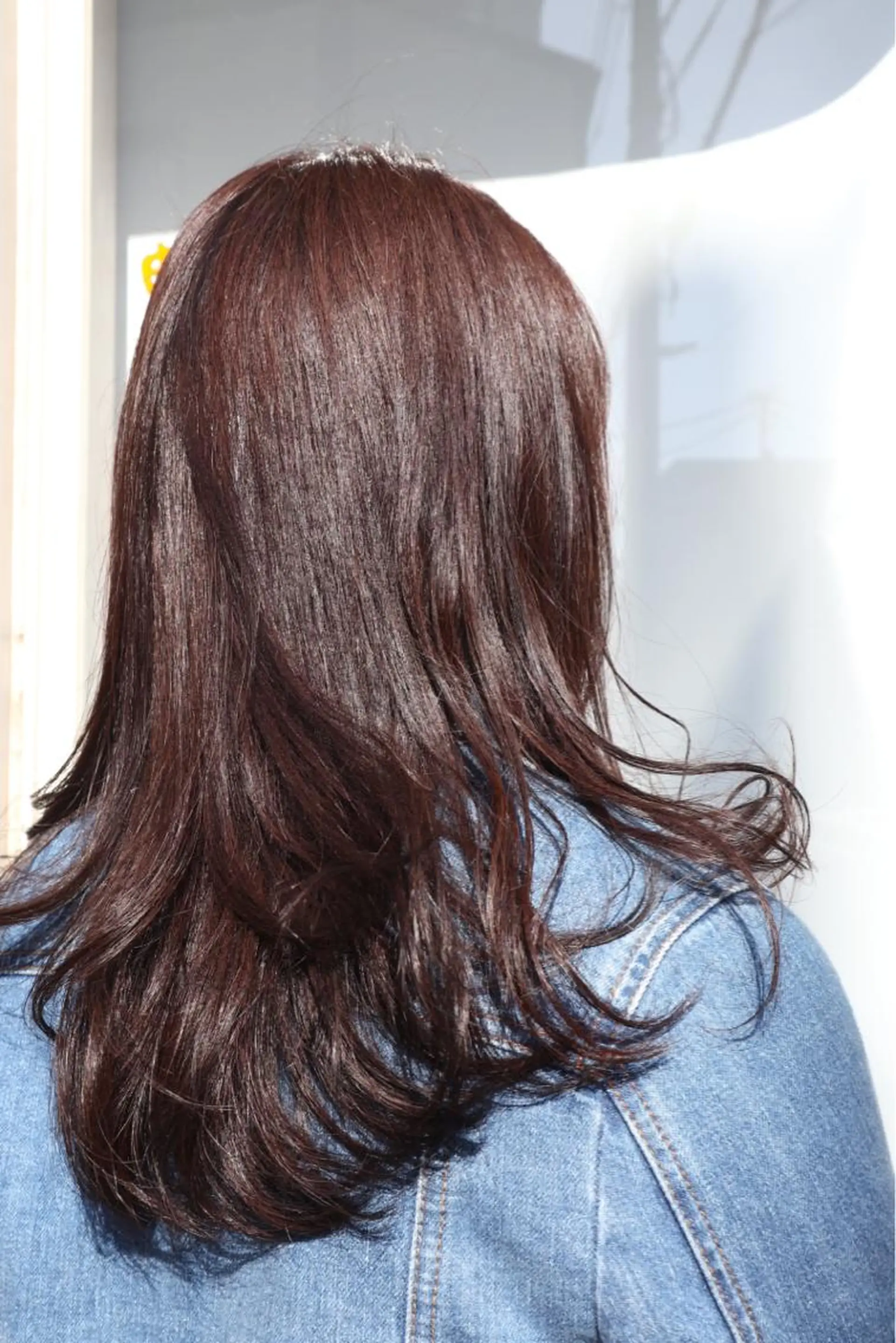 セミロング カラー グレージュ イルミナカラー 西村 ようこのヘアスタイル