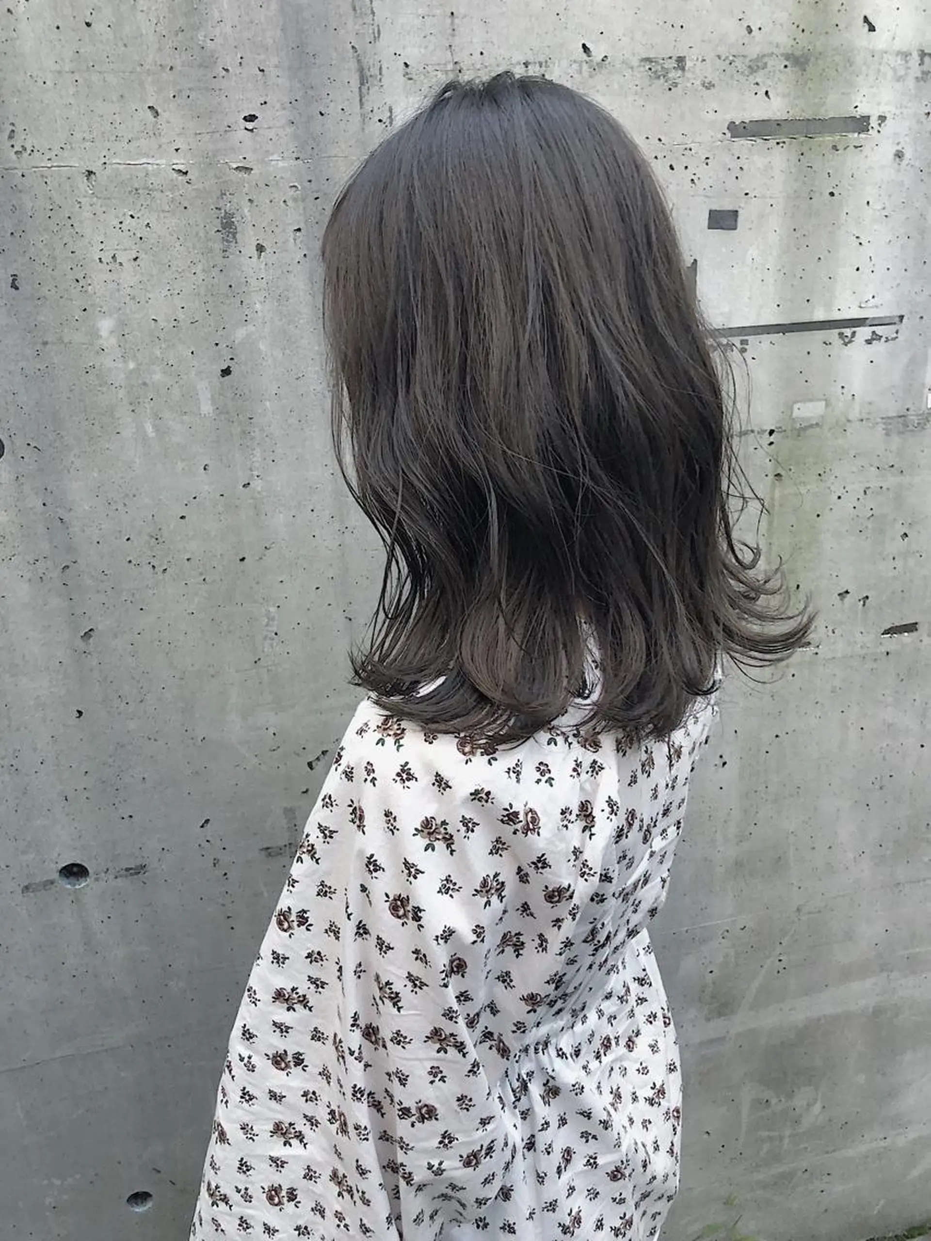 ロング カラー 横山 莉奈のヘアスタイル