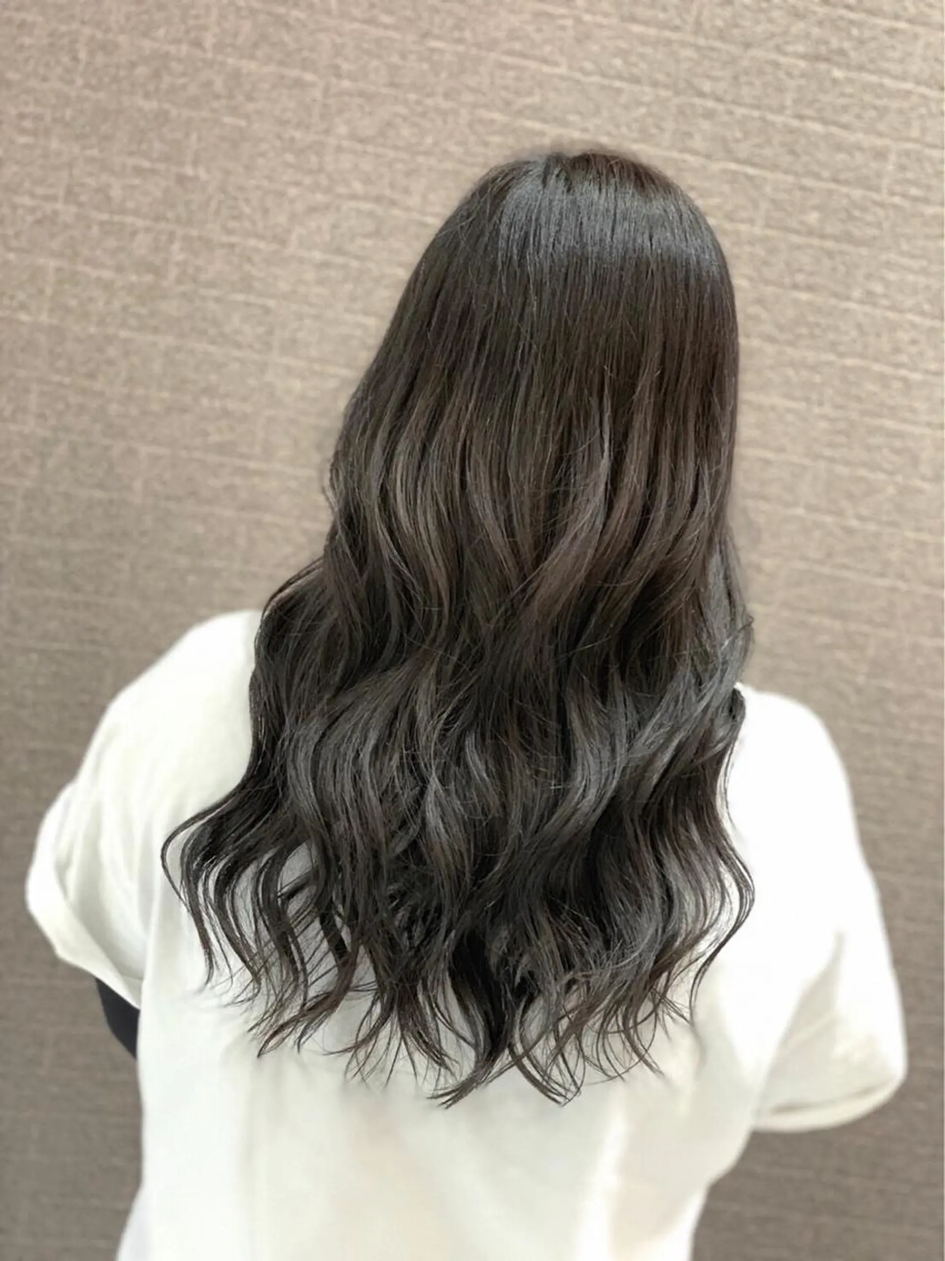 ロング カラー ヘアアレンジ NEO Beauty Salon所属・𝐍𝐄𝐎 𝐉𝐔𝐑𝐈のネイルデザイン