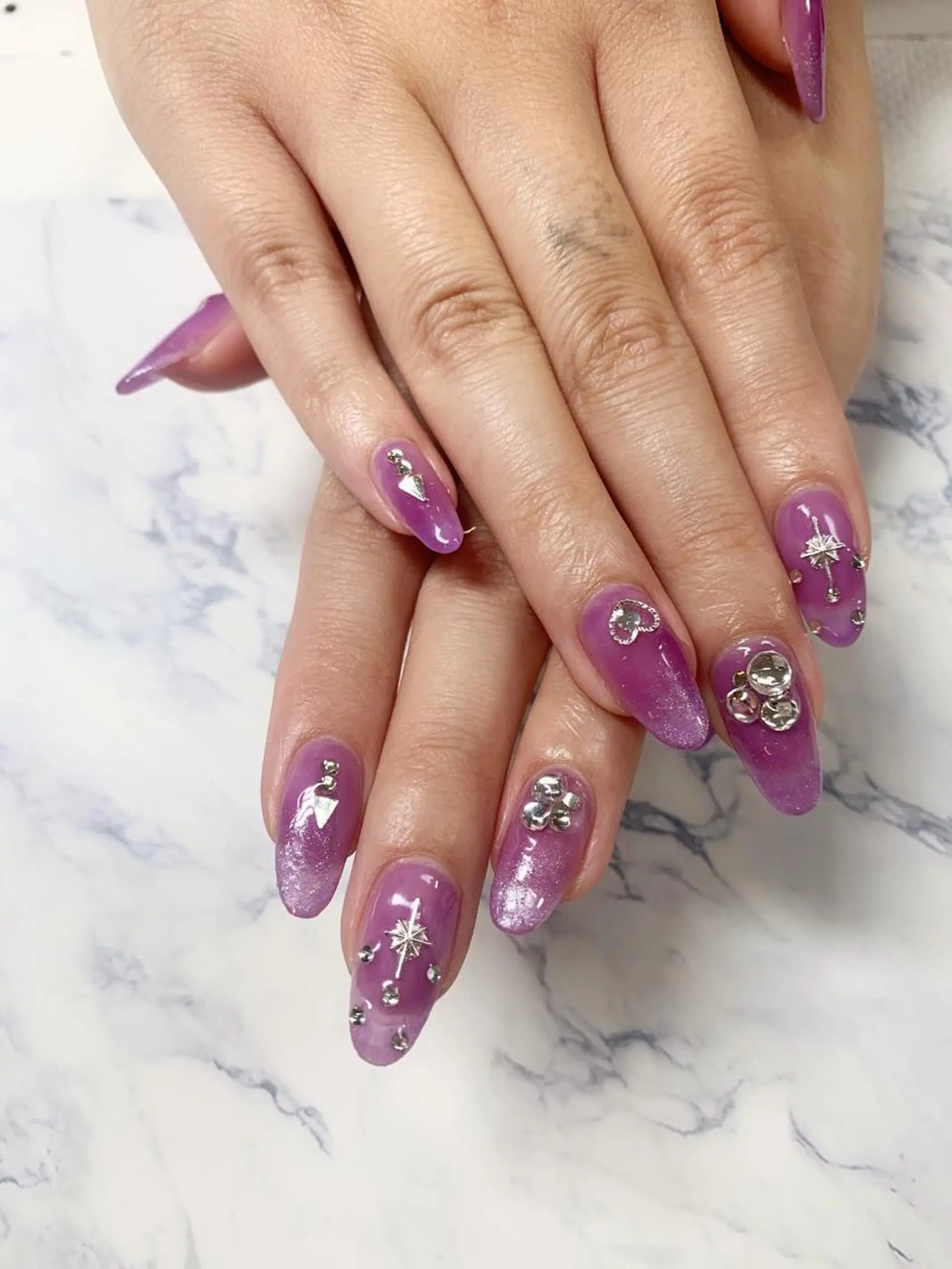 ネイル はな💎ネイル ワンホン、長さ出しのネイルデザイン