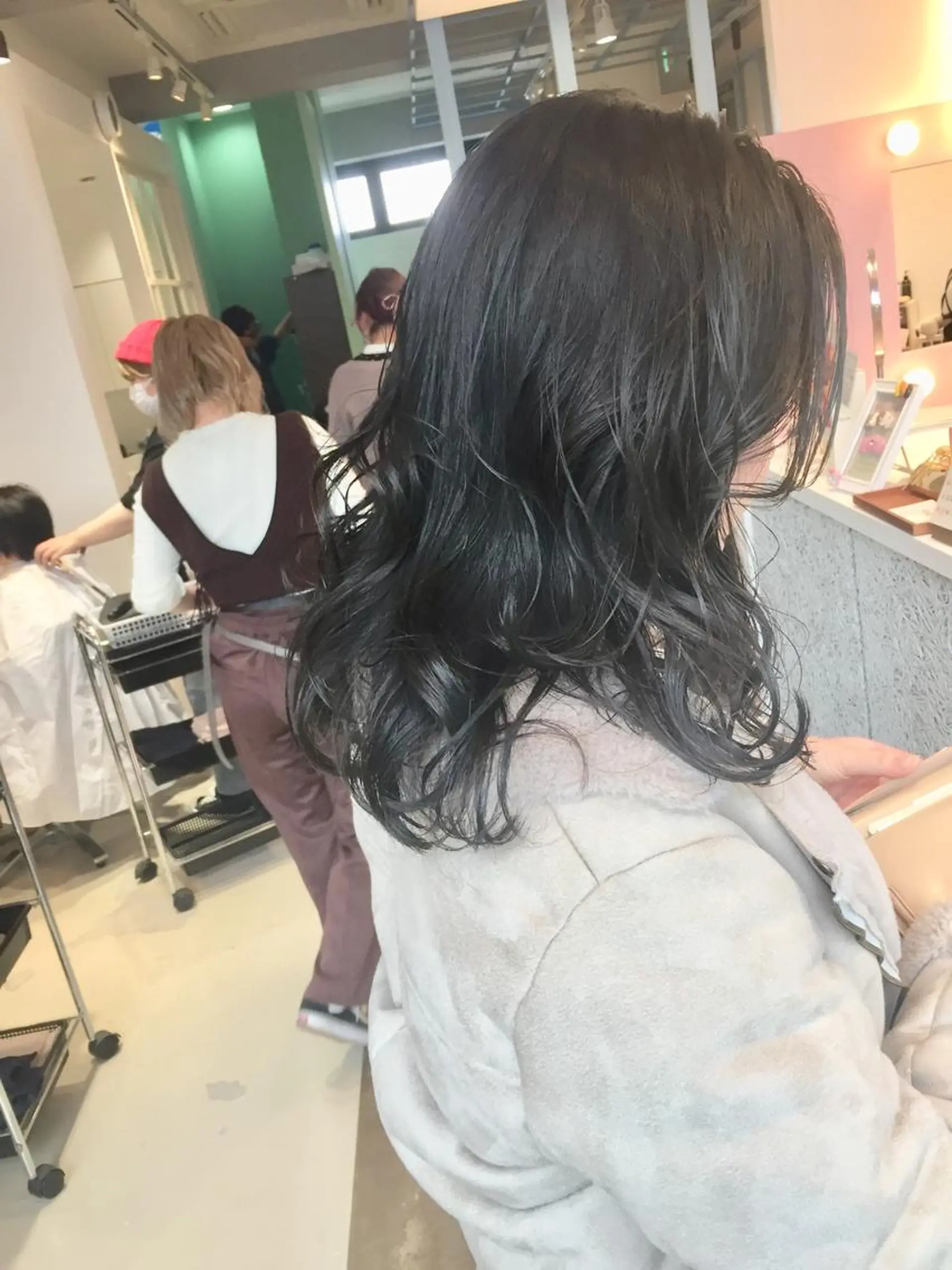 ミディアム カット ヘアカラー トリートメント ヘッドスパ 所渉/韓国レイヤー /ウルフカットのヘアスタイル