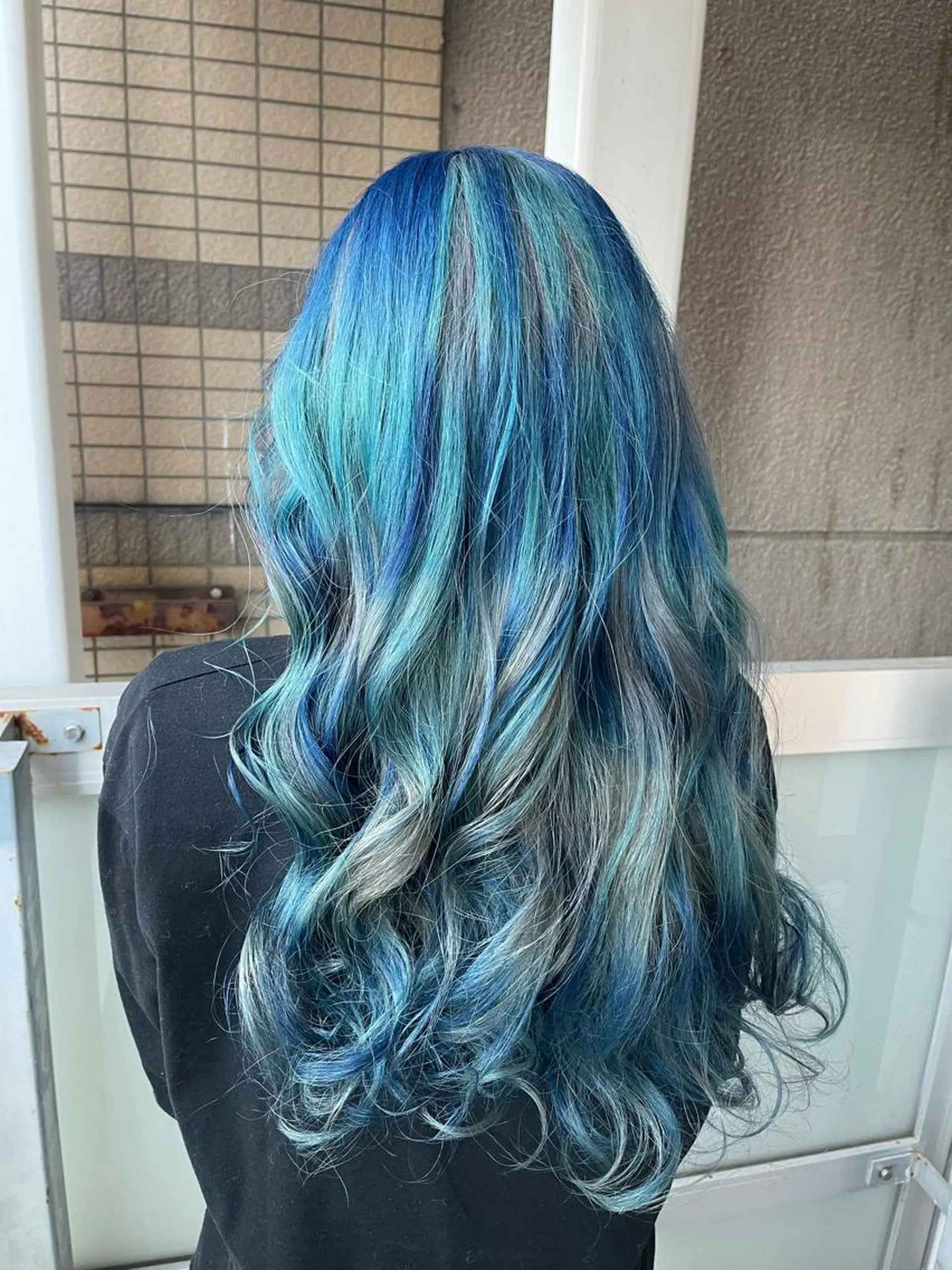 ロング カラー オーストヘアー ミコ所属・岩谷/ブリーチ 🫧透明感カラーのヘアスタイル