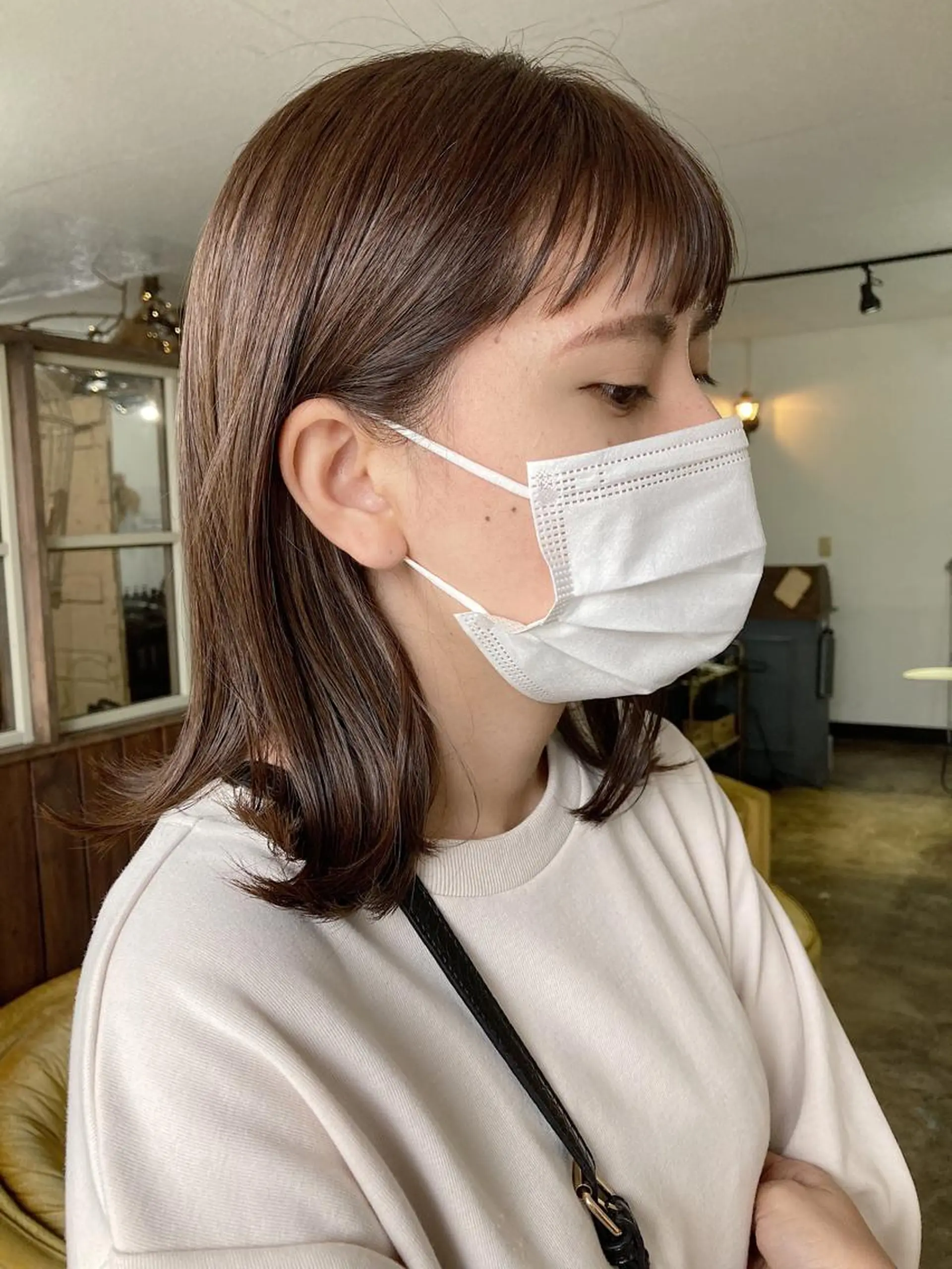 ミディアム カット ヘアカラー 阿嘉 萌子のヘアスタイル