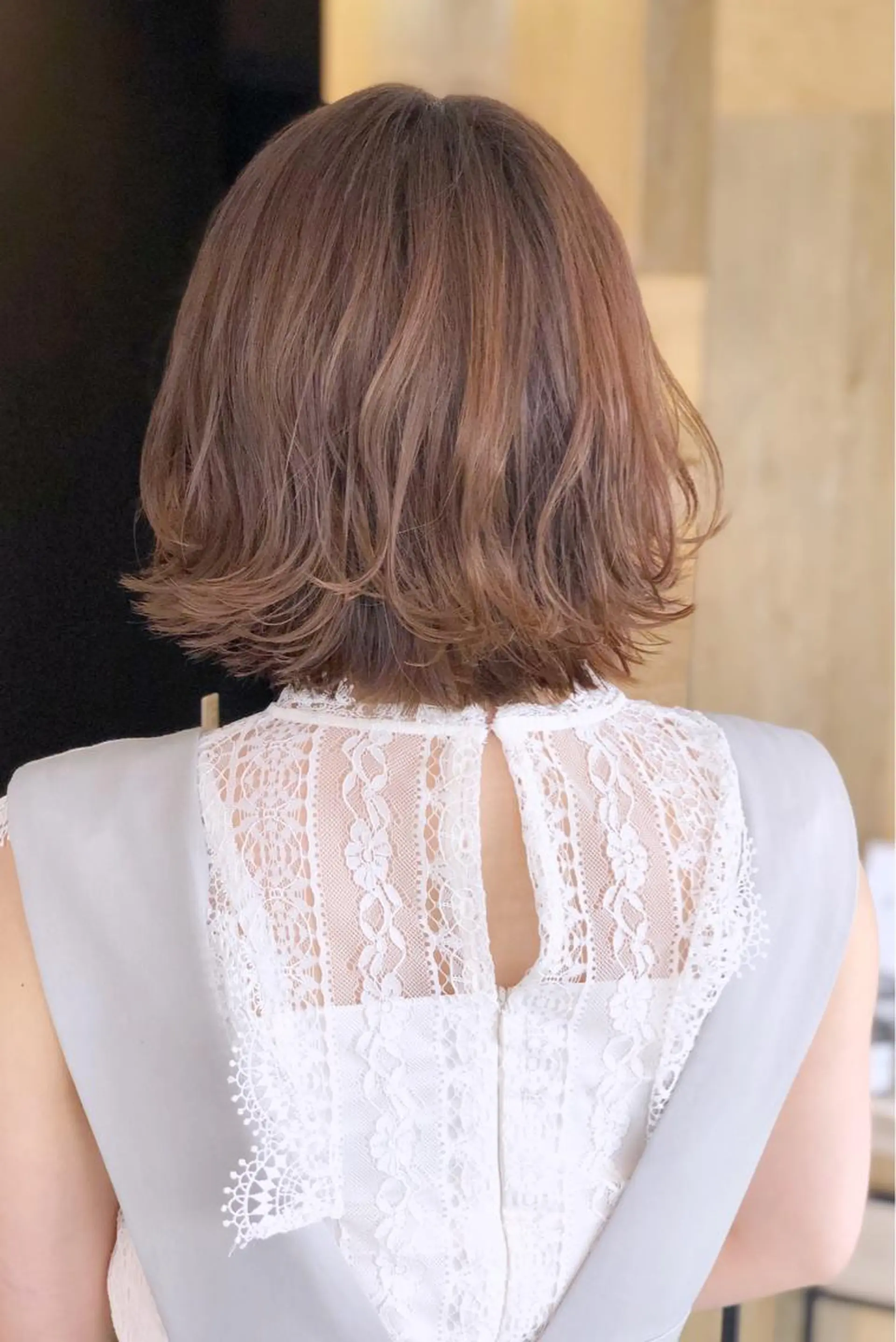 ミディアム ハイライト 外ハネヘア 柿本拓【全席完全個室 ログネオン】のヘアスタイル