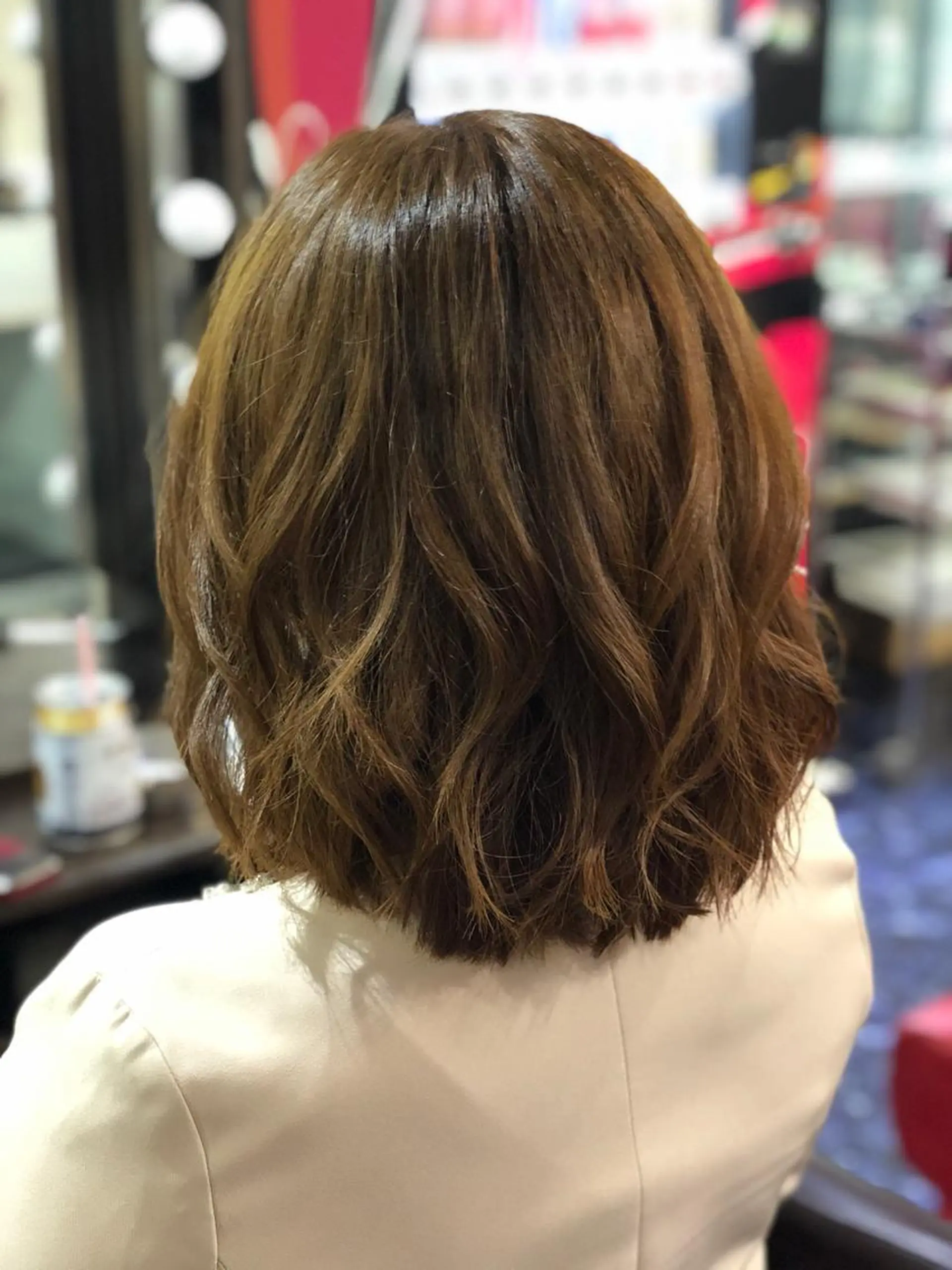 ショート カラー 切りっぱなしボブ アッシュ アッシュブラウン ブラウンカラー ボブ vi viのヘアスタイル