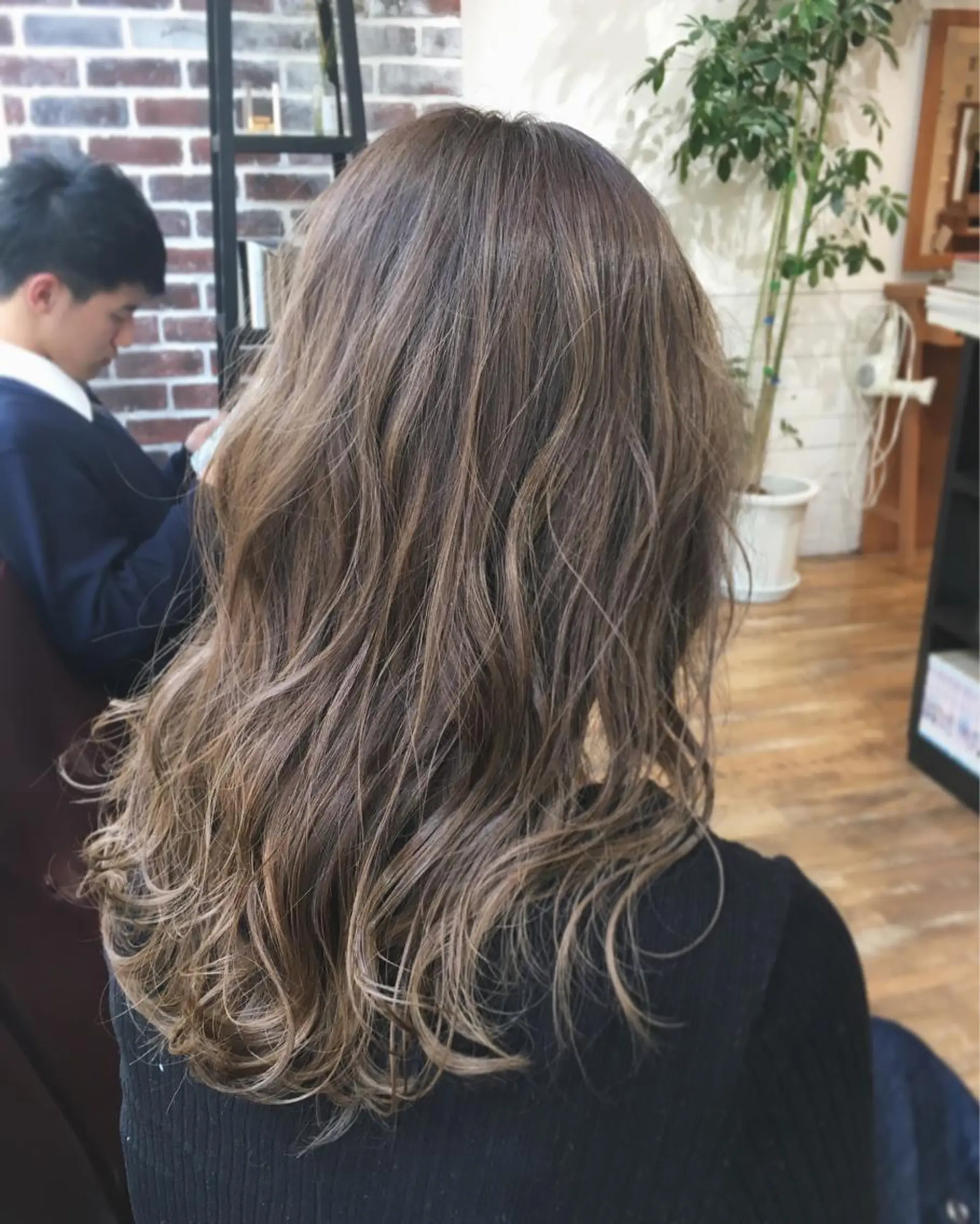 セミロング カラー アディクシーカラー アッシュ 透明感カラー ハイライトカラー ハイライト カット ヘアカラー トリートメント ヘッドスパ 木下大地 HAIR  Oneのヘアスタイル