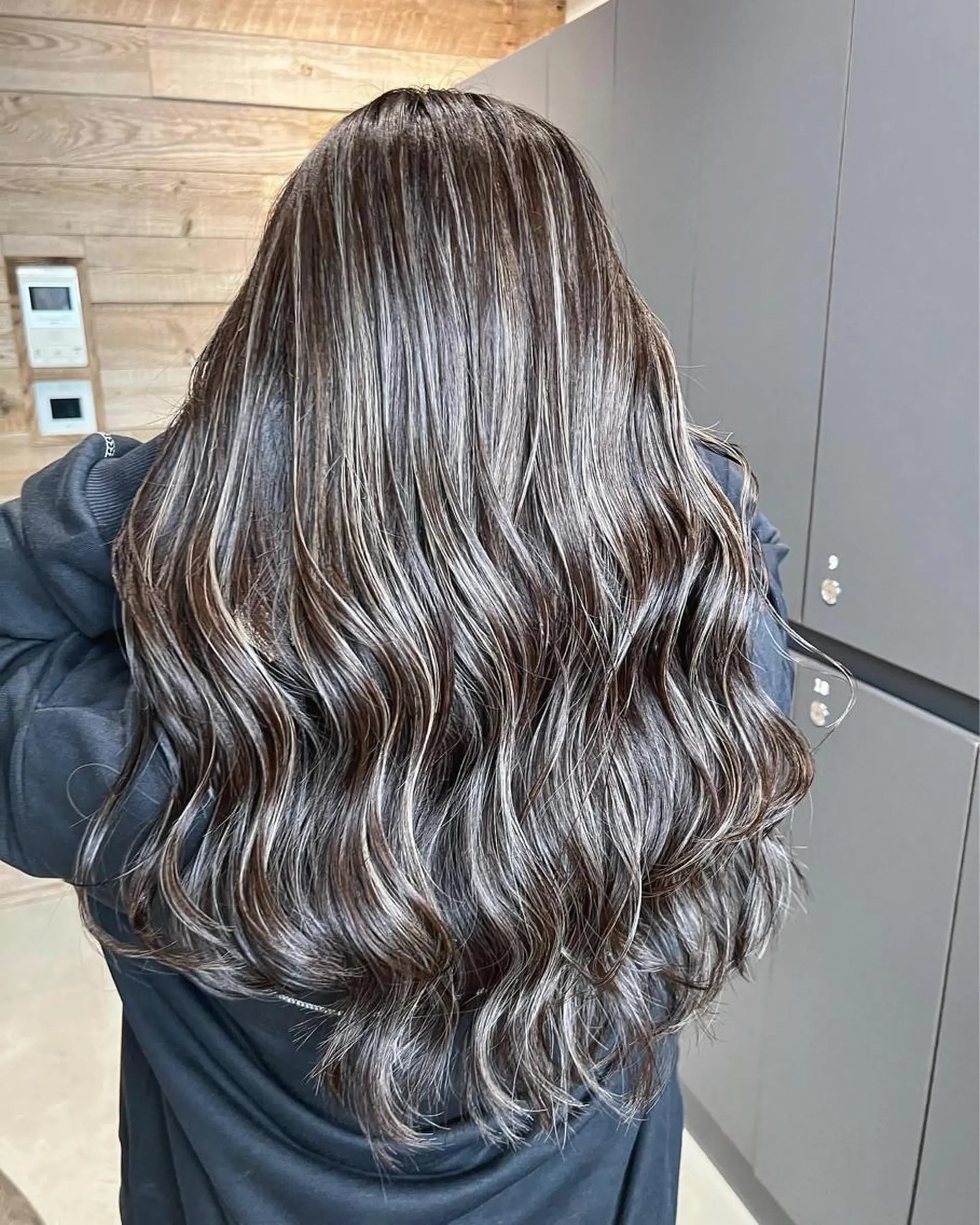 セミロング ハイライト 🇺🇸ハイライト特 化美容師🇺🇸漆沢のヘアスタイル