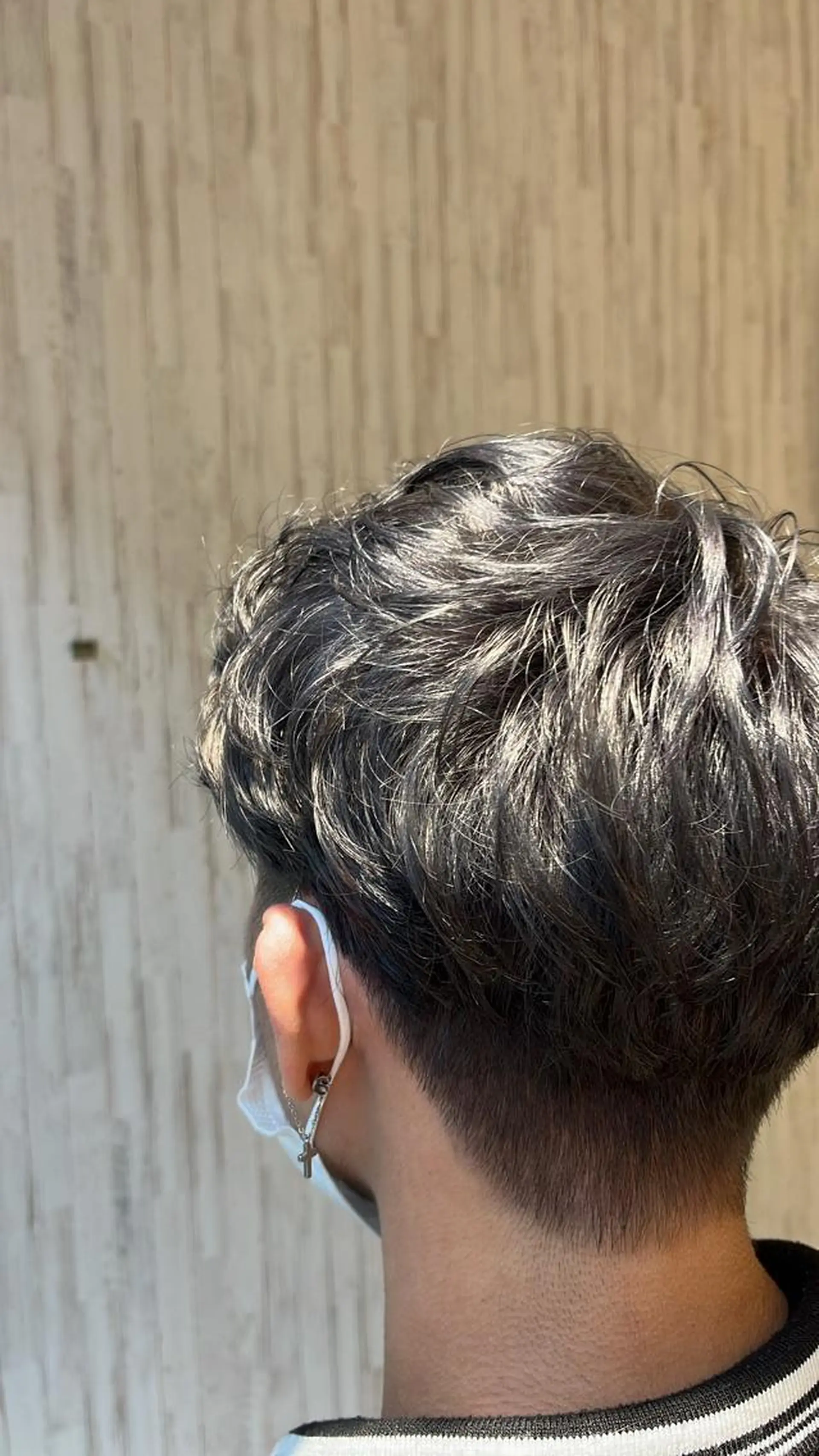 カラー アッシュ シルバー 廣田 大幹のヘアスタイル