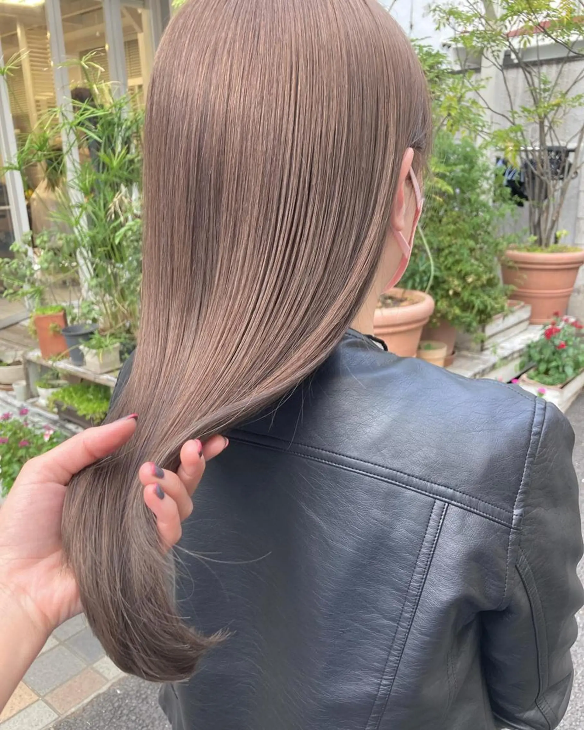 ミディアム カラー ヘアアレンジ ベージュカラー グレージュ ハイライトカラー ミルクティーベージュ くせ毛 韓国/髪質改善💘 櫻井かれんのヘアスタイル