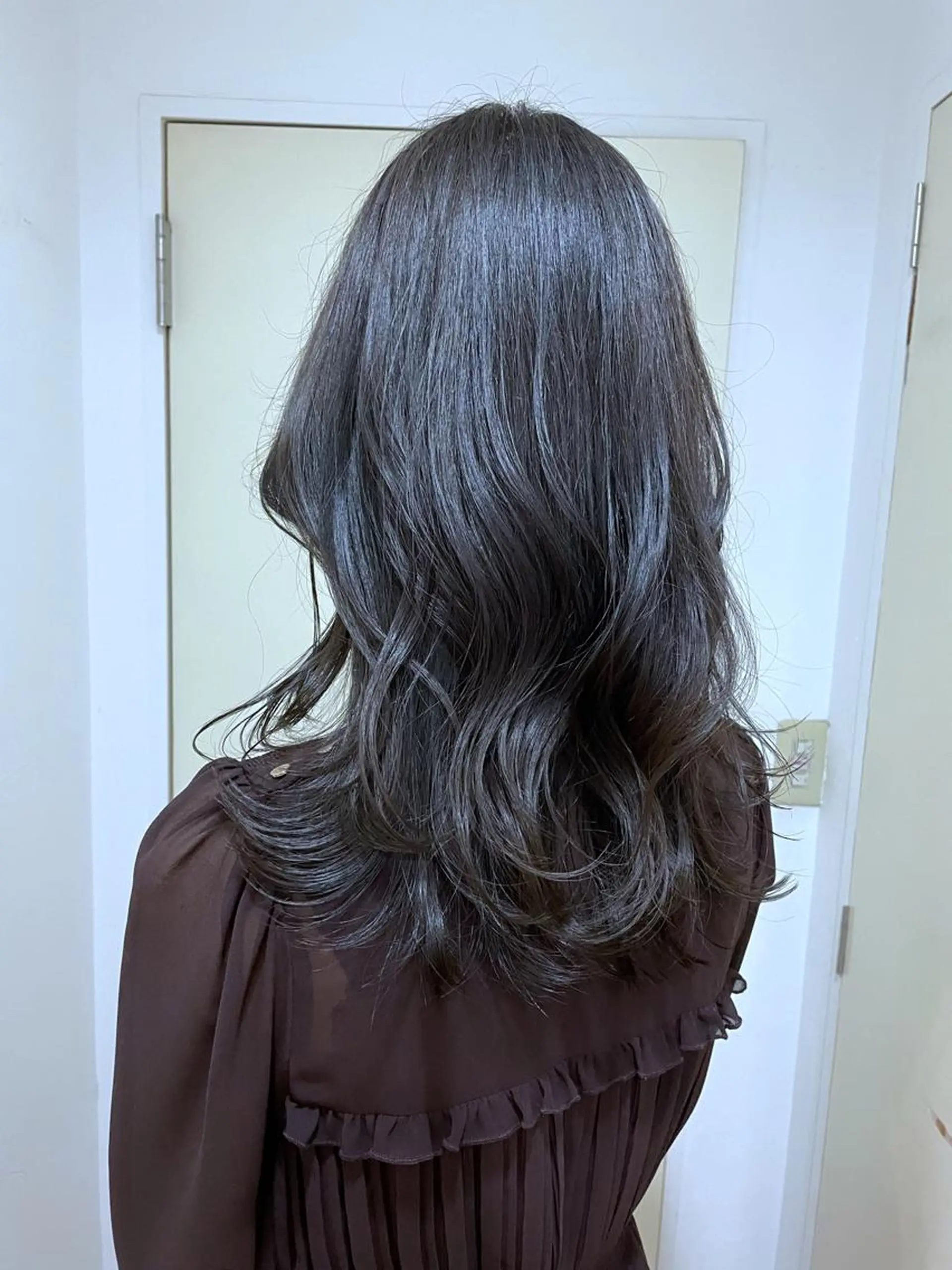 ロング カラー アッシュ アッシュグレー 🦋透明感 艶カラー Rie🦋のヘアスタイル