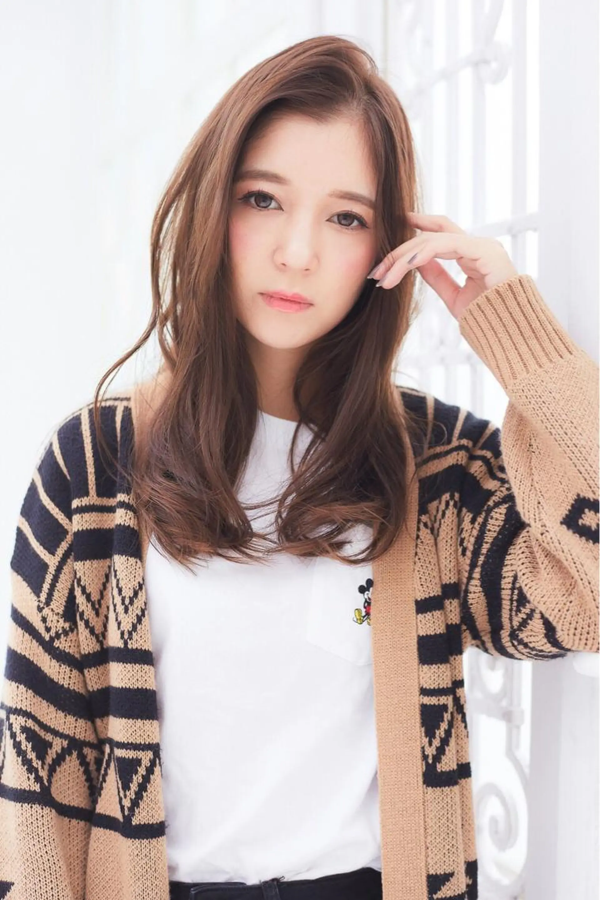 セミロング 朝比奈 志保のヘアスタイル