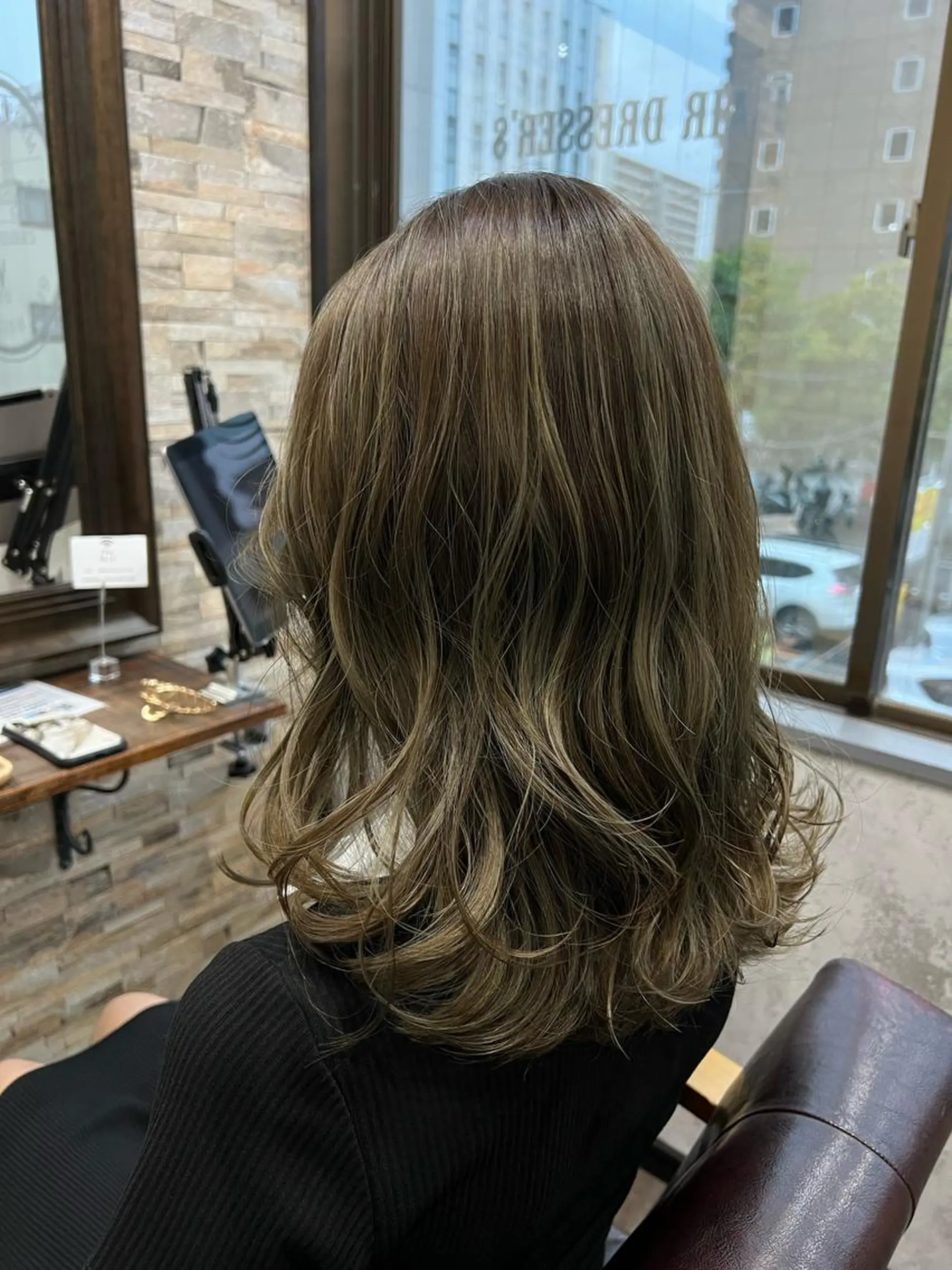 ミディアム ハイライト 多賀 順平のヘアスタイル