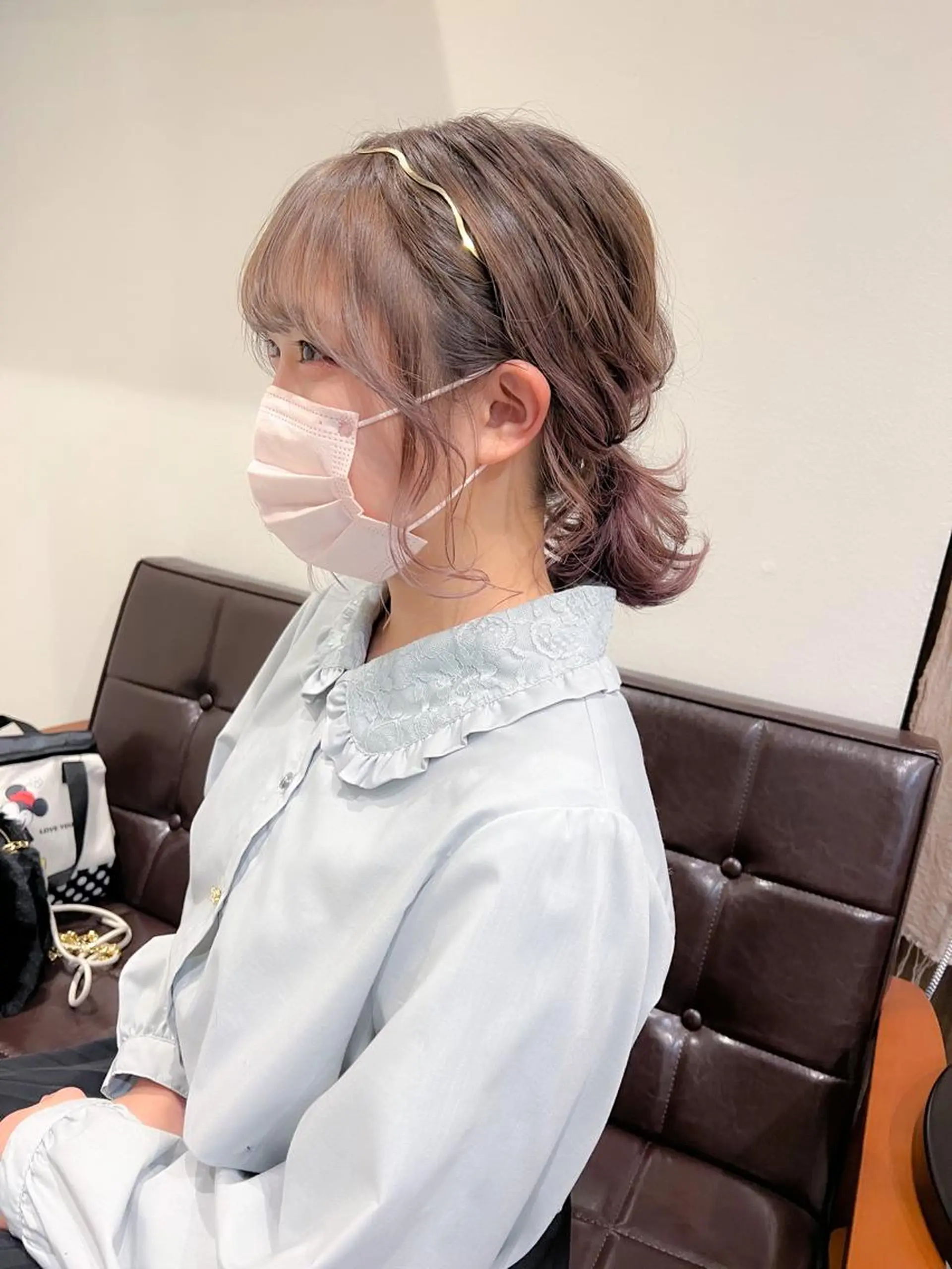 ミディアム カラー ヘアアレンジ カチューシャ ヘアカラー カラーパティシエ facce🌼ikoのヘアスタイル