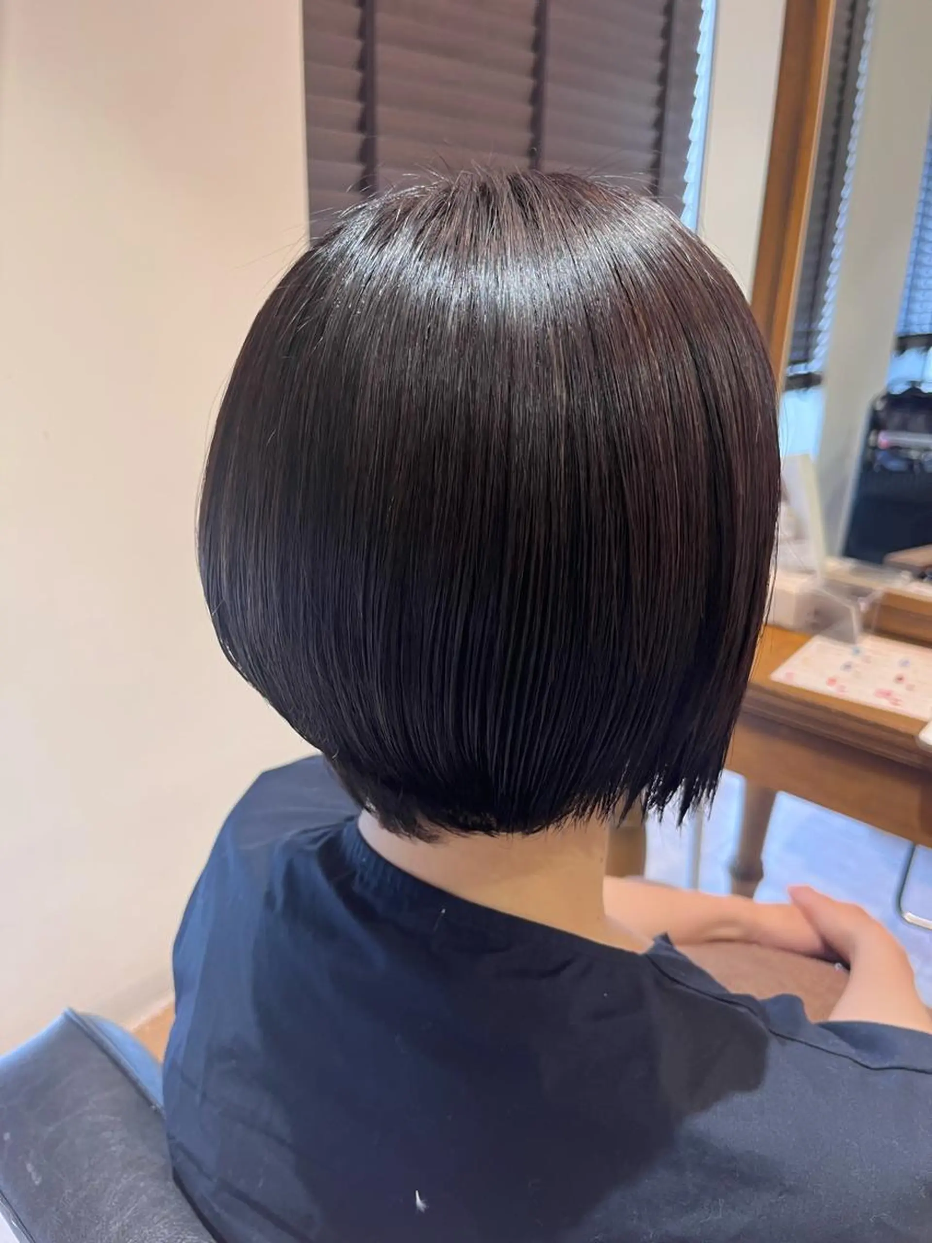 ショート カラー アッシュ 関根 菜帆のヘアスタイル