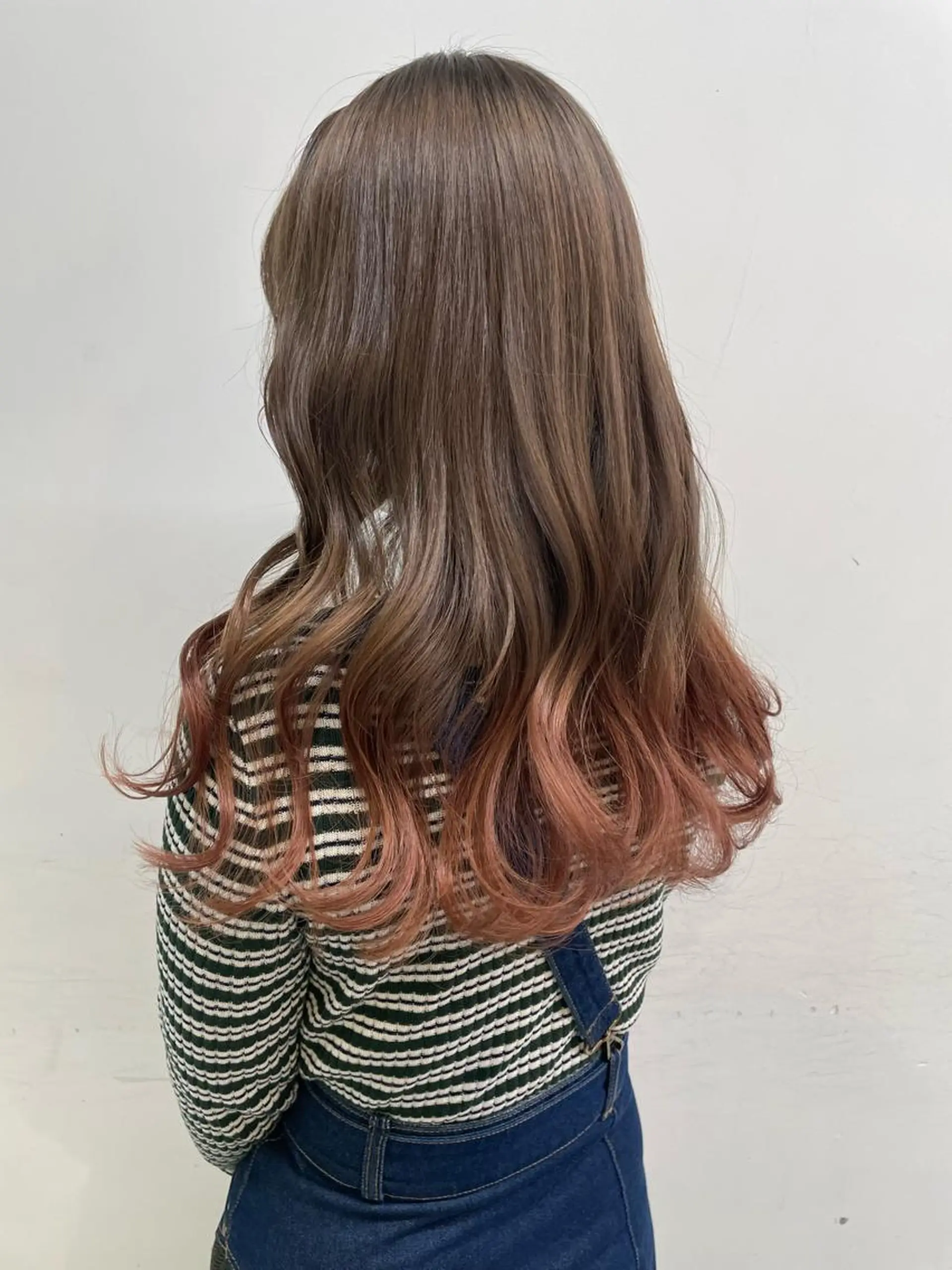 ミディアム ヘアカラー サロウィン新宿三丁目East所属・💕冬モテ×上品色気 モテヘア💕山田航介のヘアスタイル