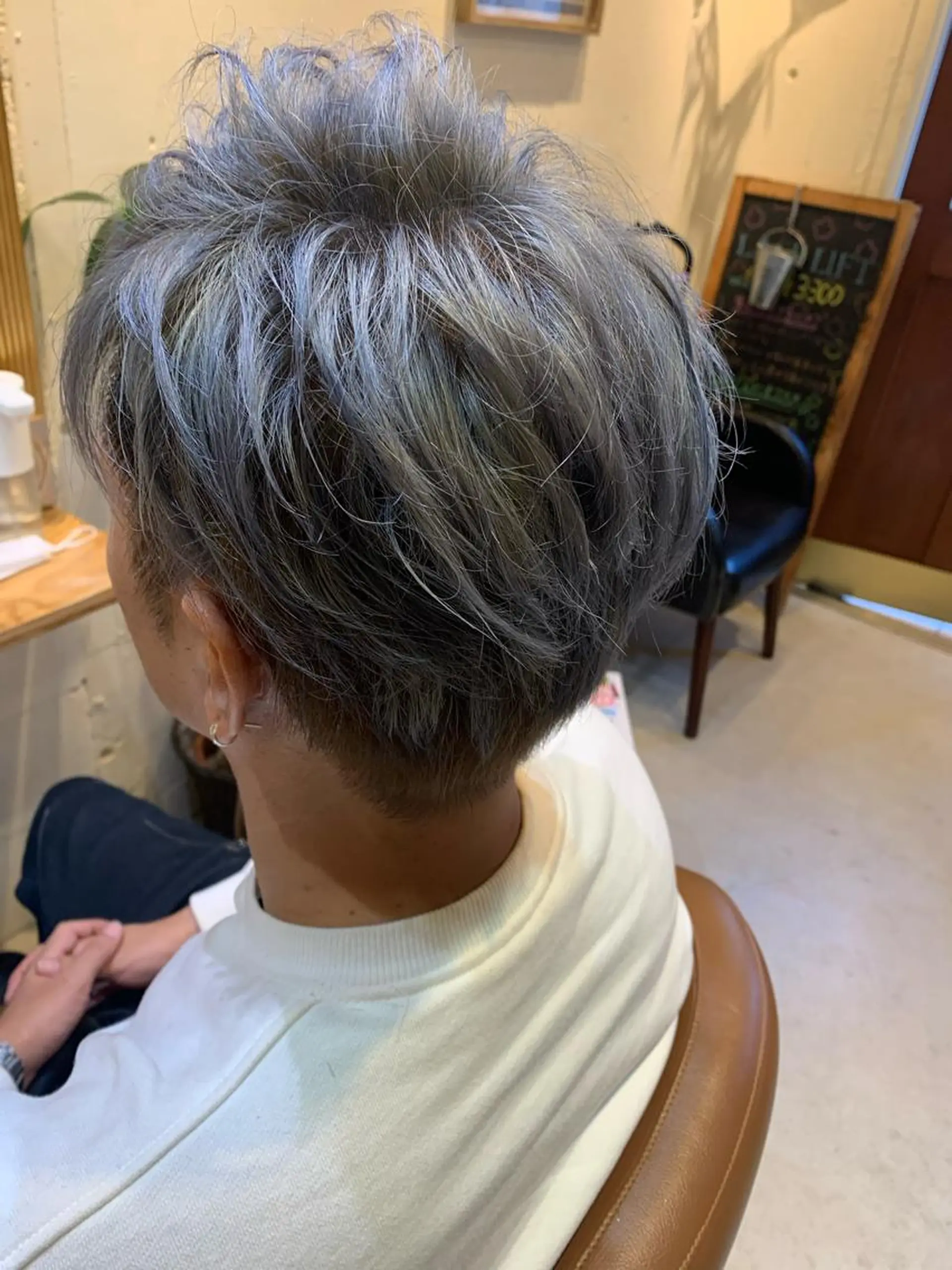 カラー シルバー Hair Make  feel   フィール所属・森下 麻美子のマツエク・マツパデザイン