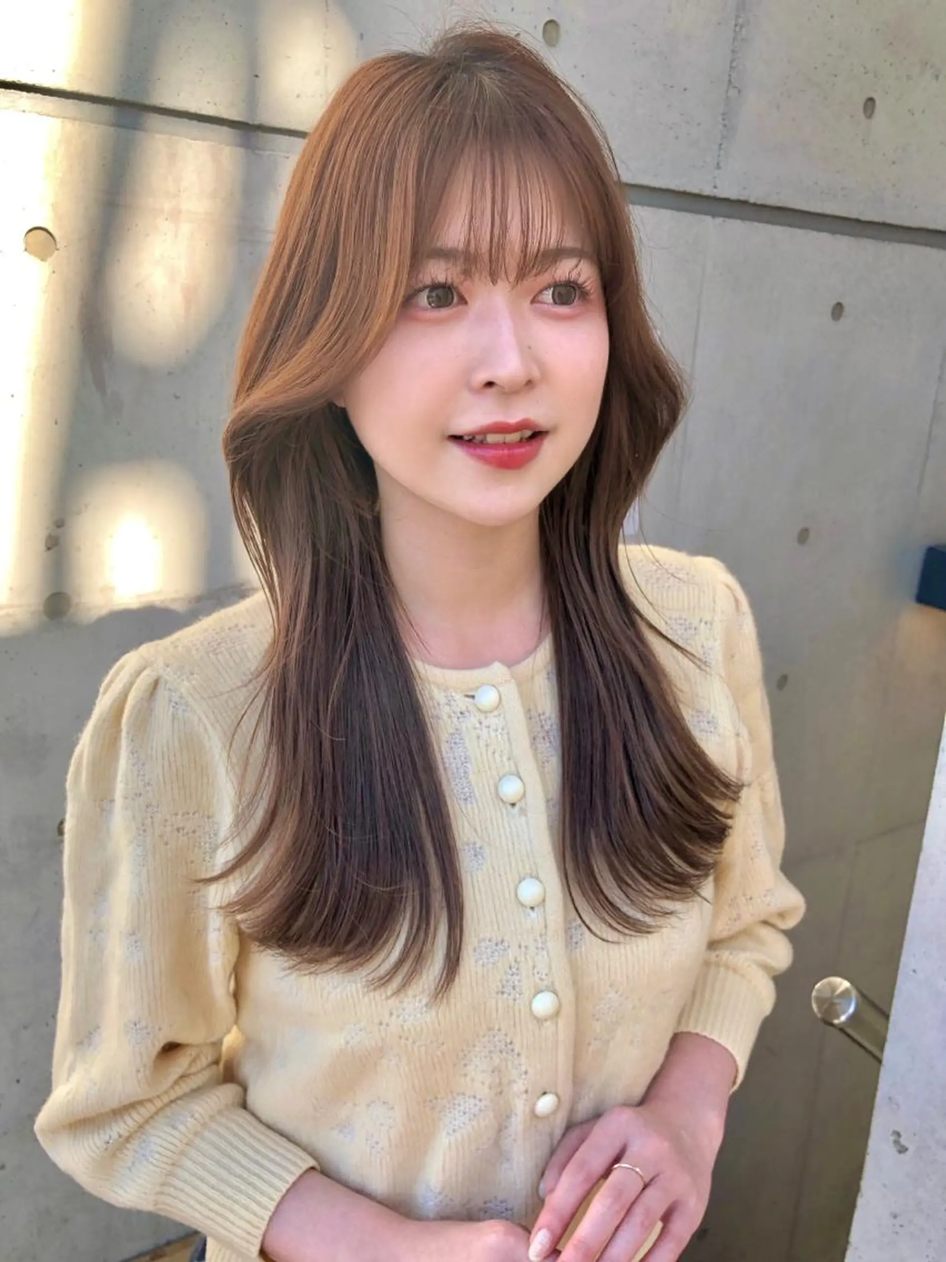 セミロング カラー くびれヘア 韓国風ヘア カット ヘアカラー トリートメント トレンドヘア🌿 chinariのヘアスタイル